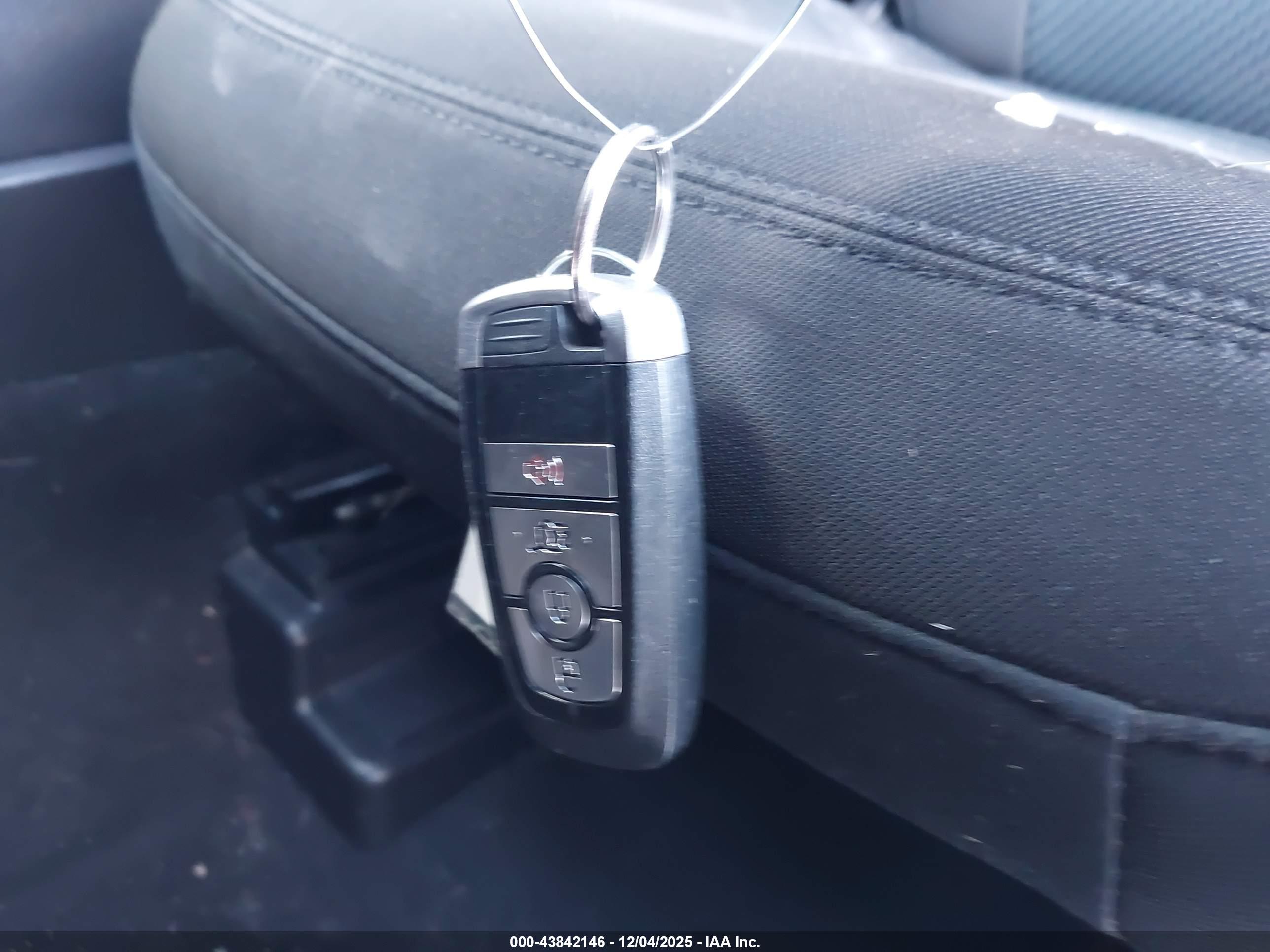 FORD EXPLORER image 11