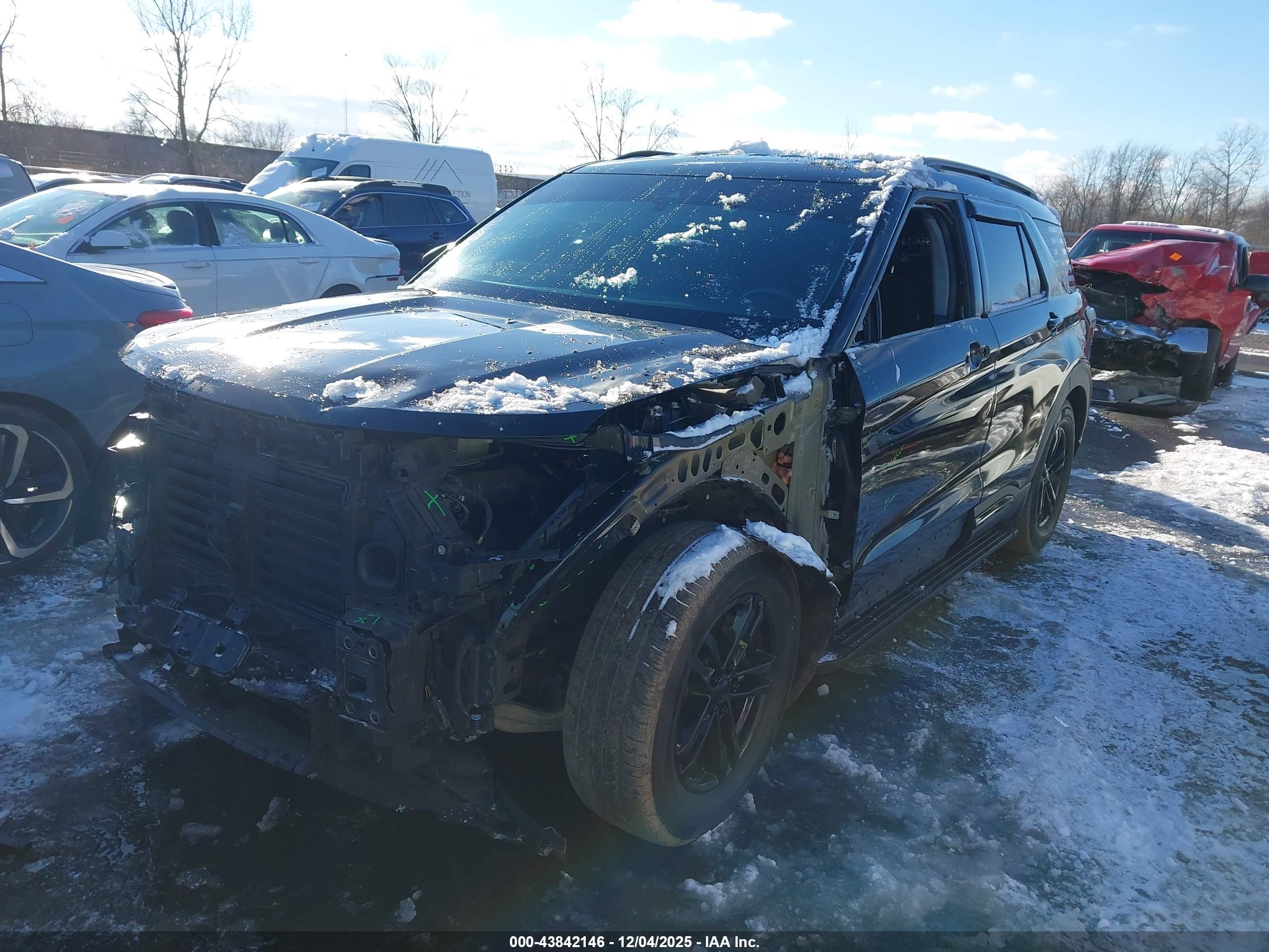 FORD EXPLORER image 2