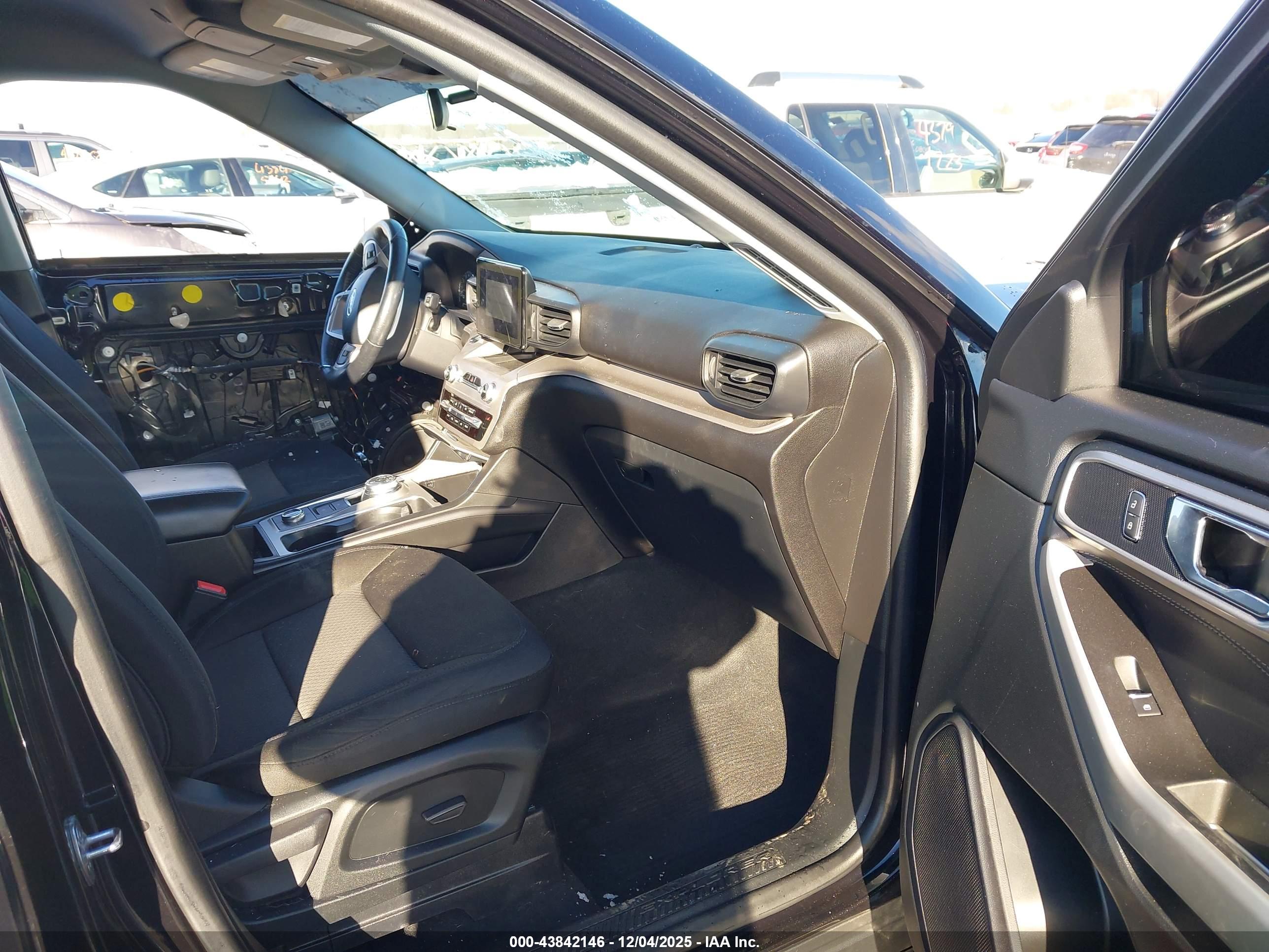 FORD EXPLORER image 5