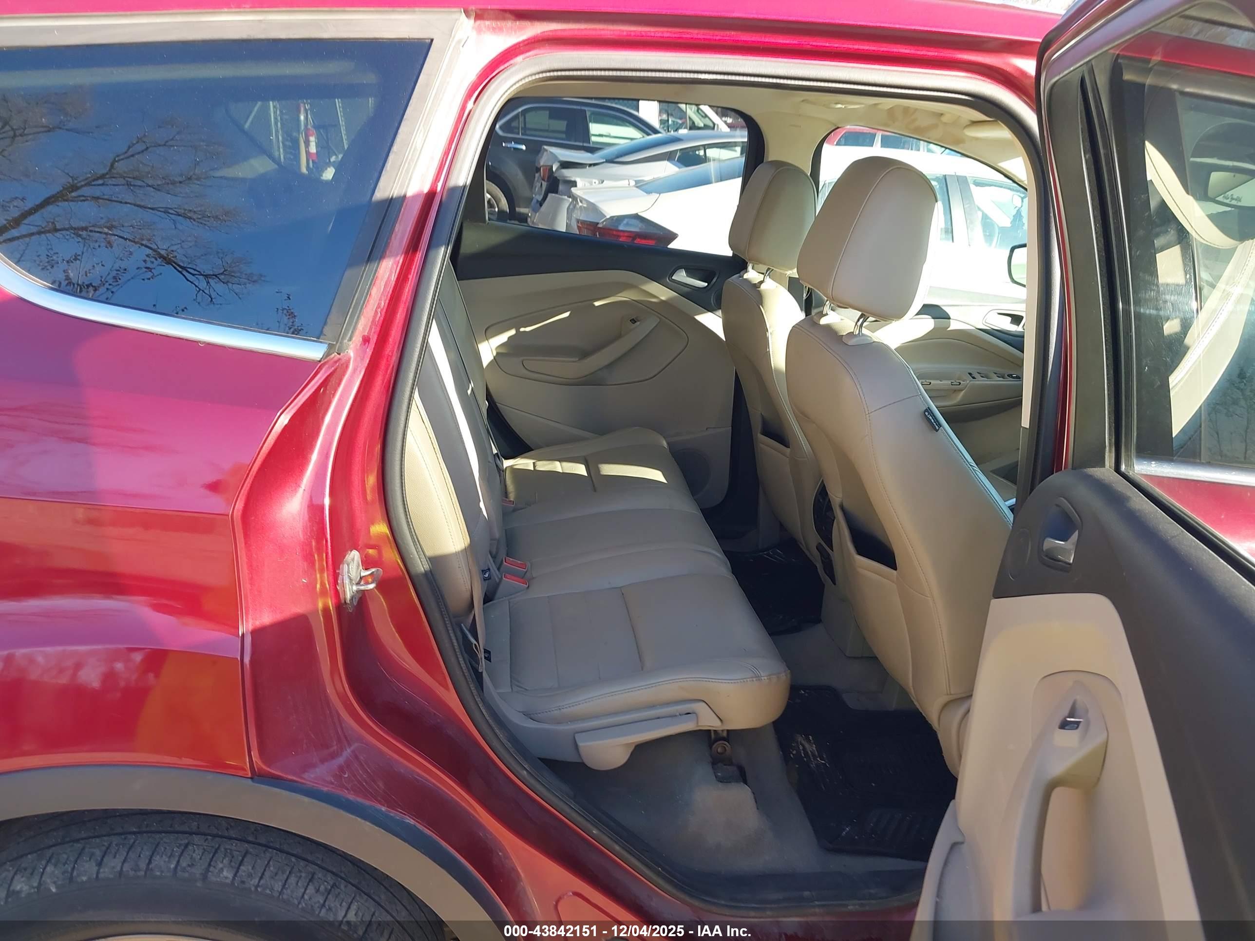 FORD ESCAPE image 8