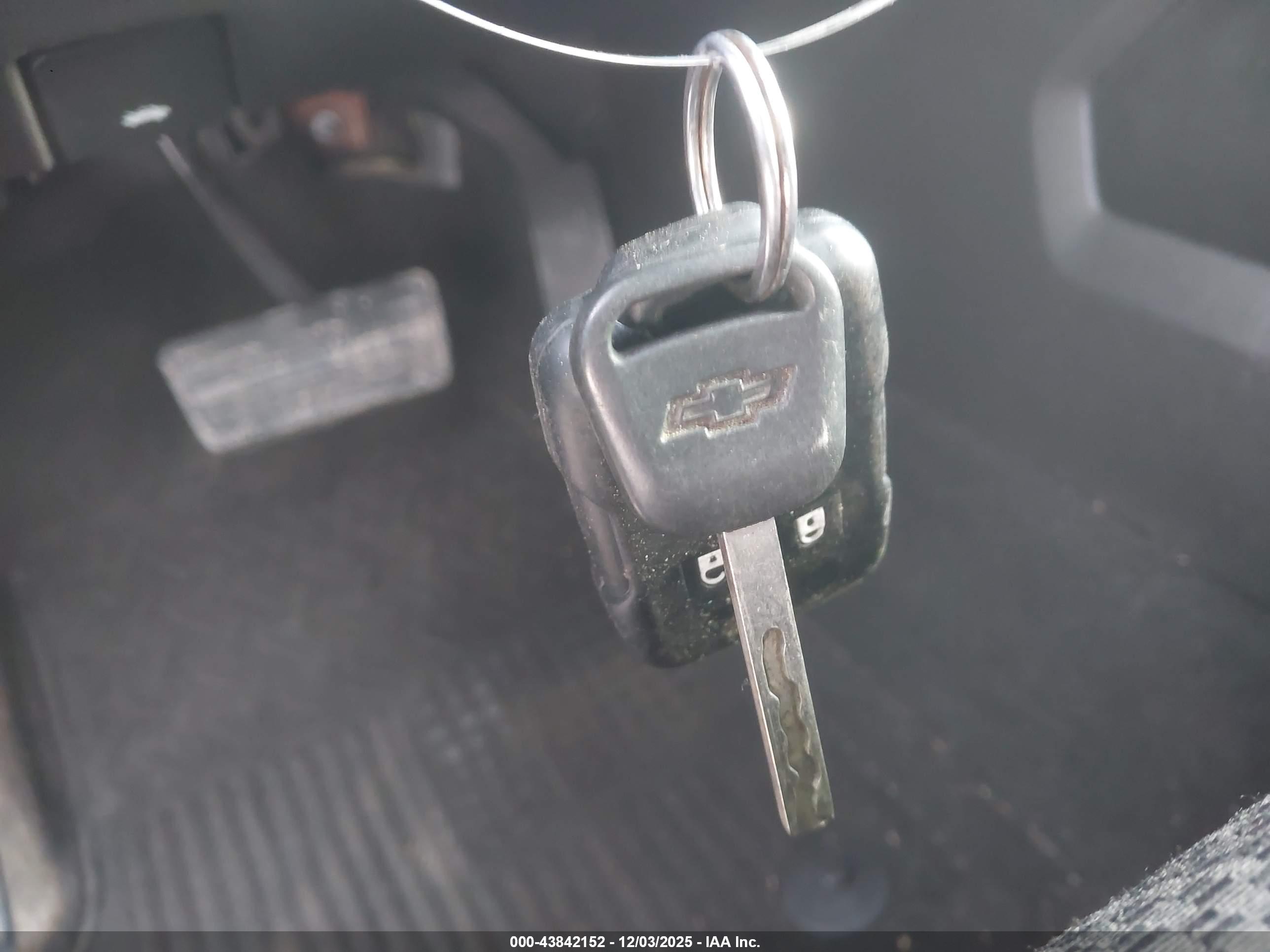 CHEVROLET SILVERADO image 11