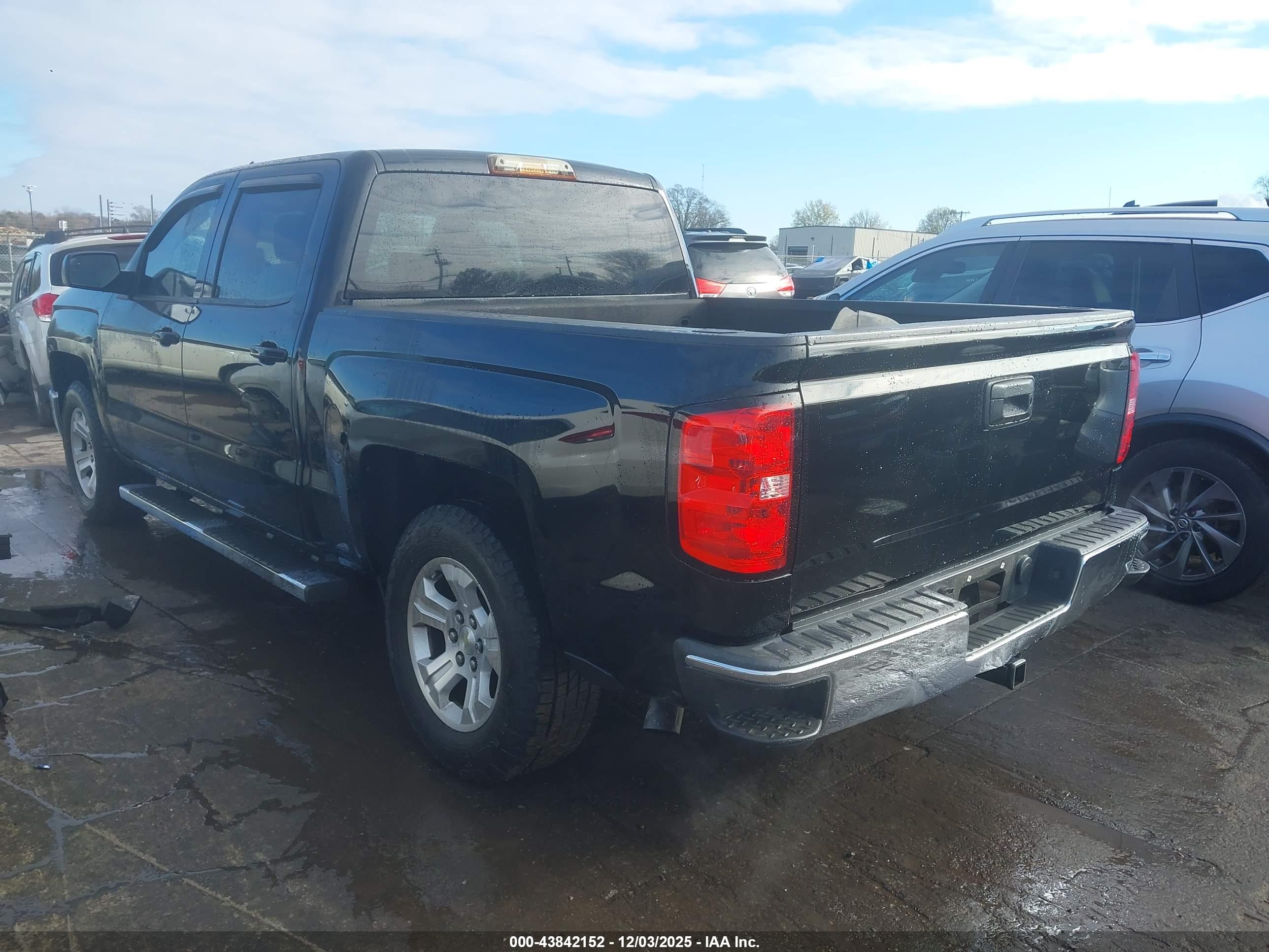 CHEVROLET SILVERADO image 3