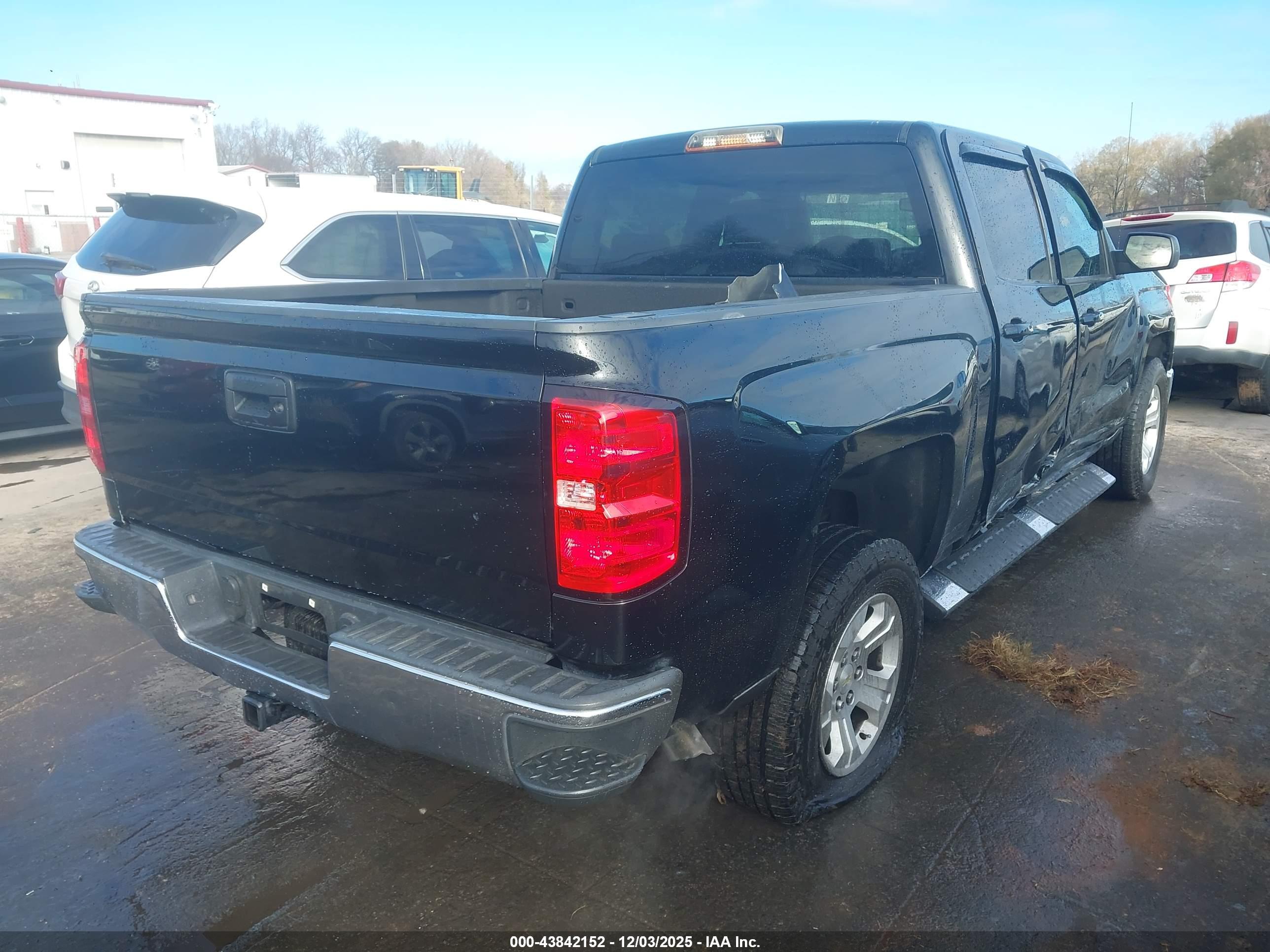 CHEVROLET SILVERADO image 4