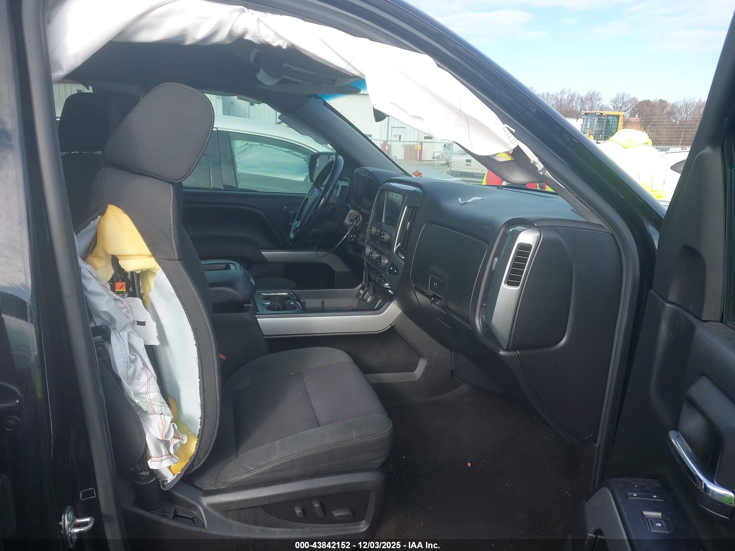 CHEVROLET SILVERADO image 5