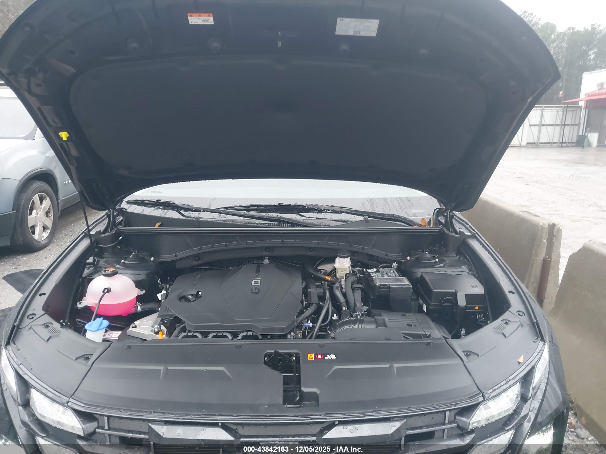 HYUNDAI TUCSON image 10