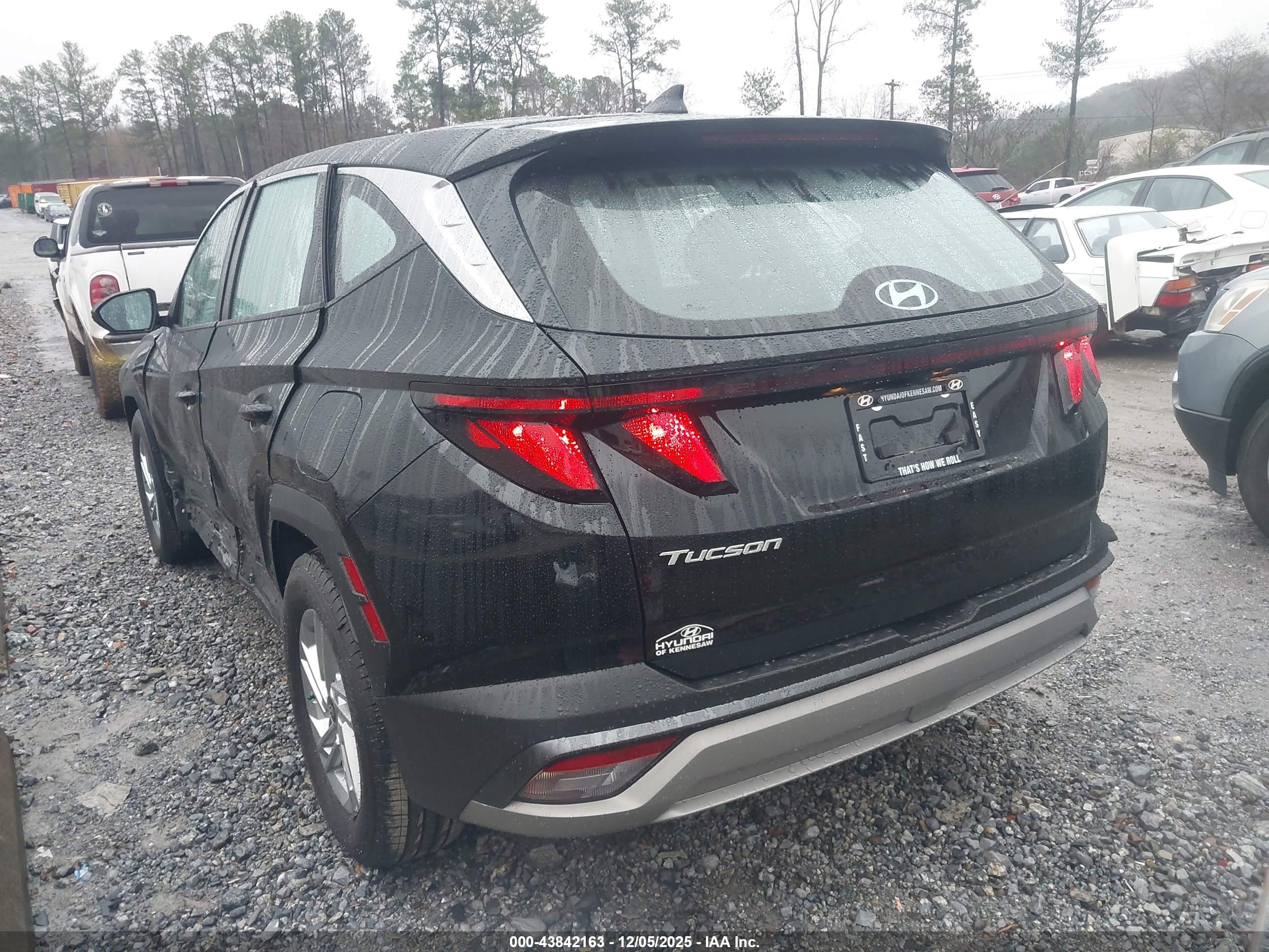 HYUNDAI TUCSON image 3