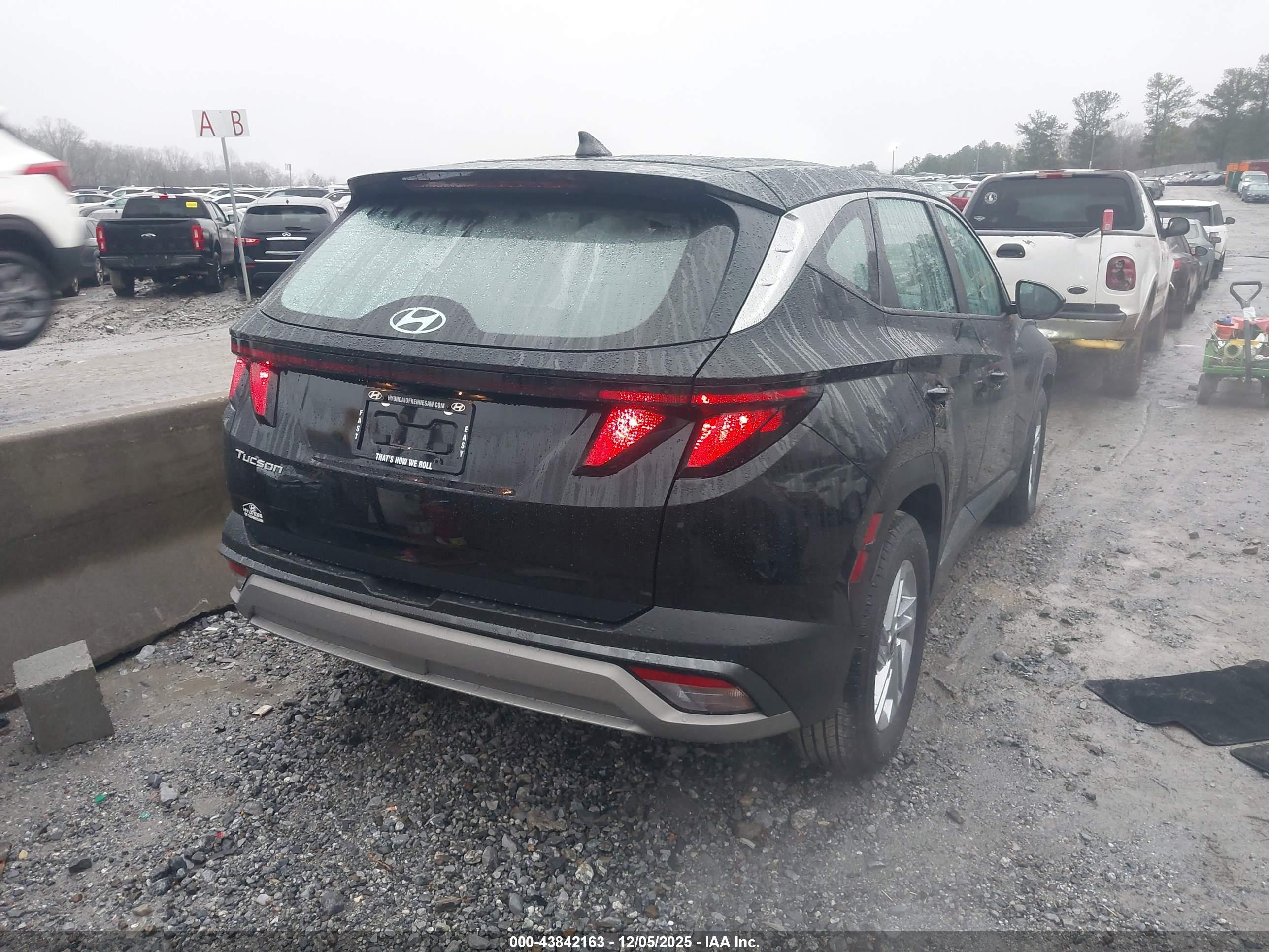 HYUNDAI TUCSON image 4
