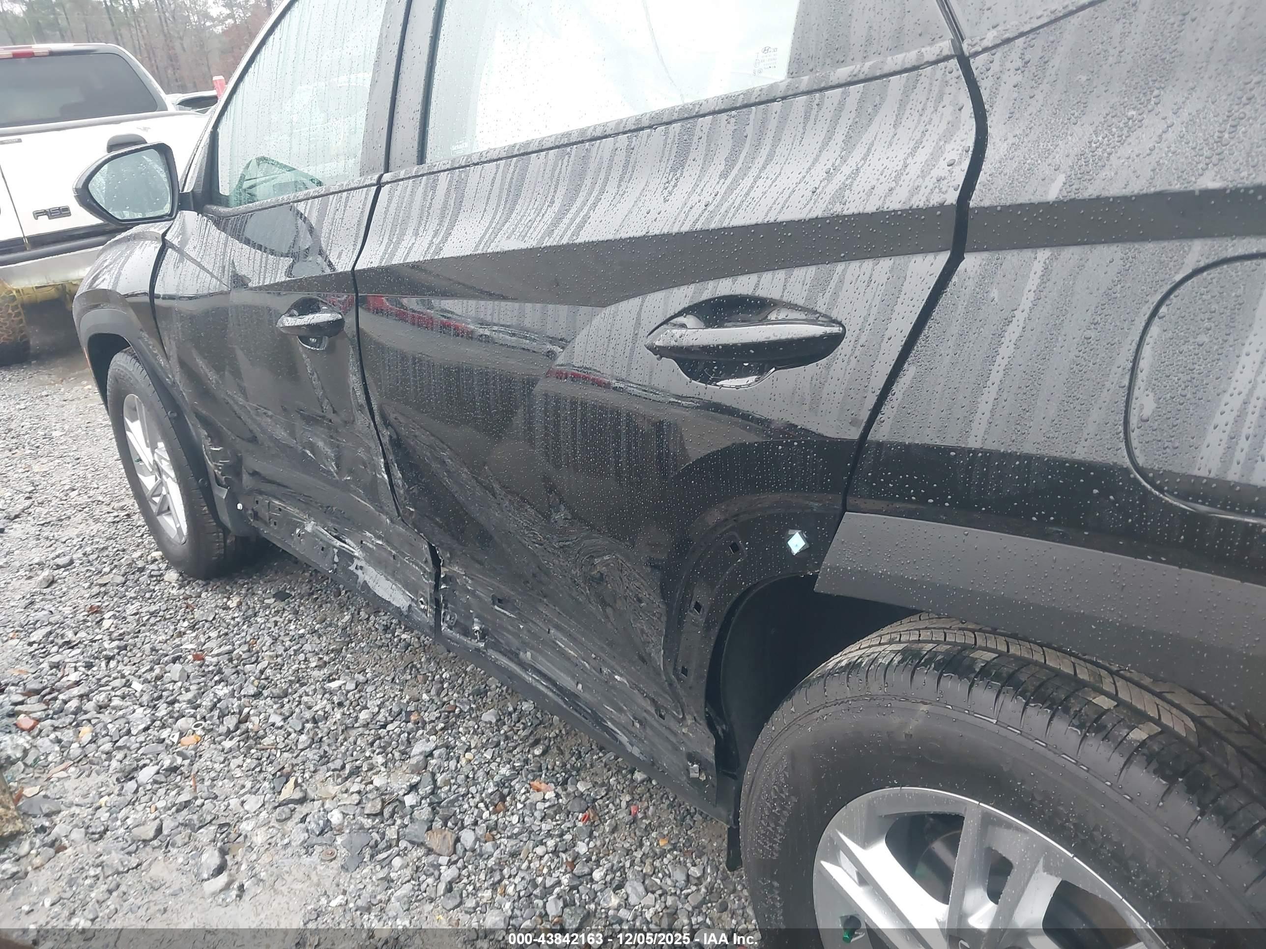 HYUNDAI TUCSON image 6