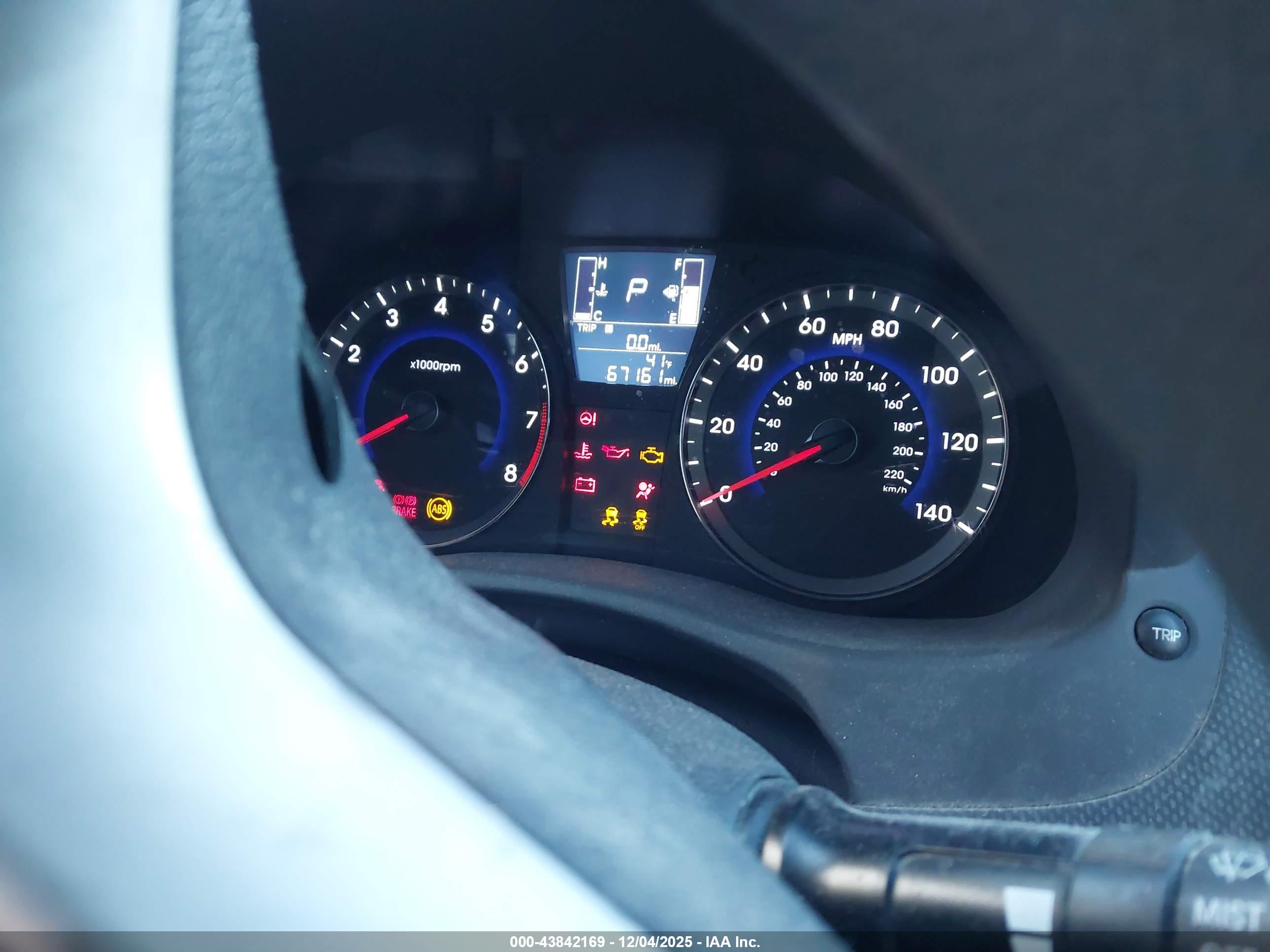 HYUNDAI ACCENT image 7