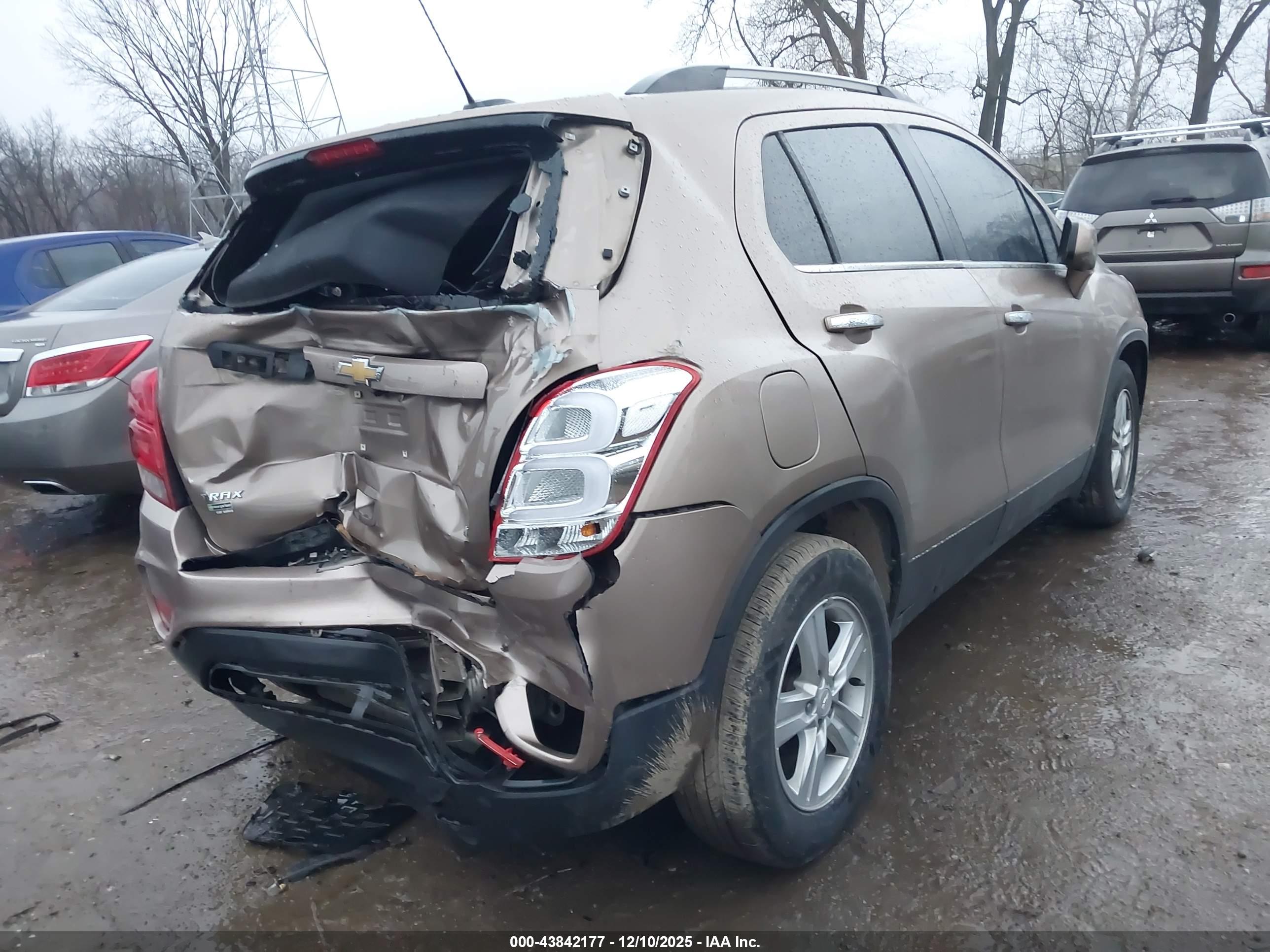 CHEVROLET TRAX image 4
