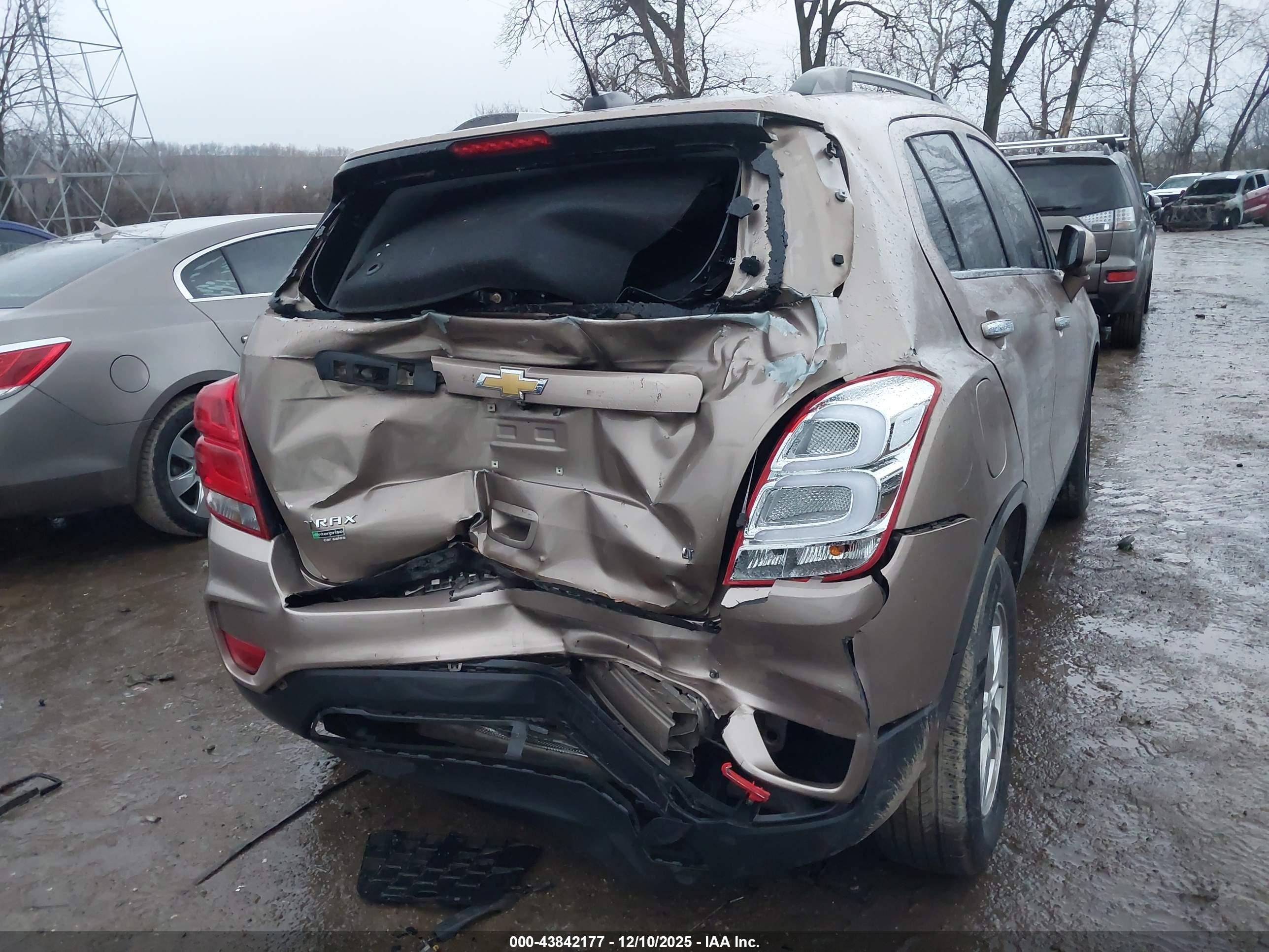 CHEVROLET TRAX image 6