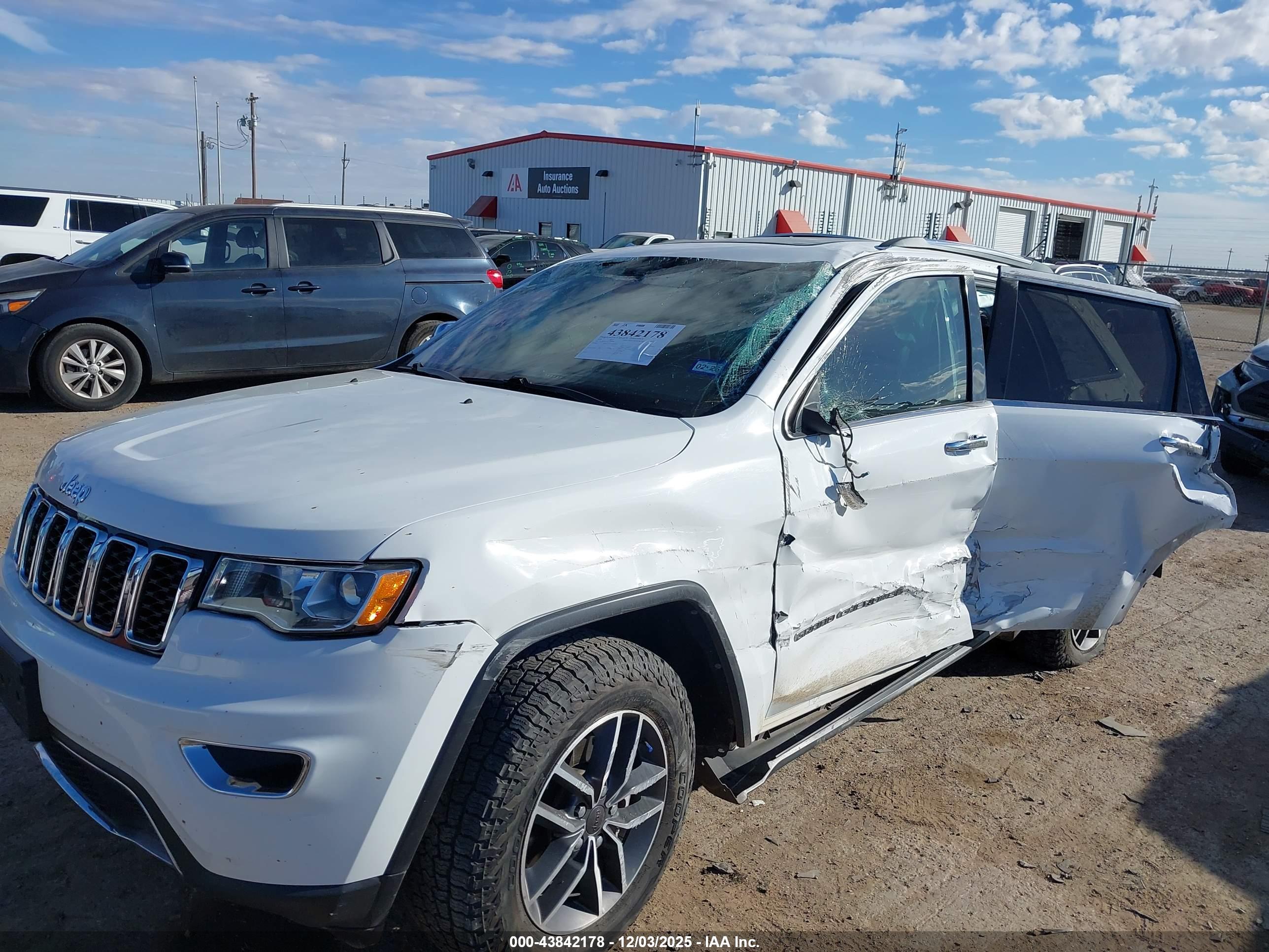 JEEP GRAND image 6