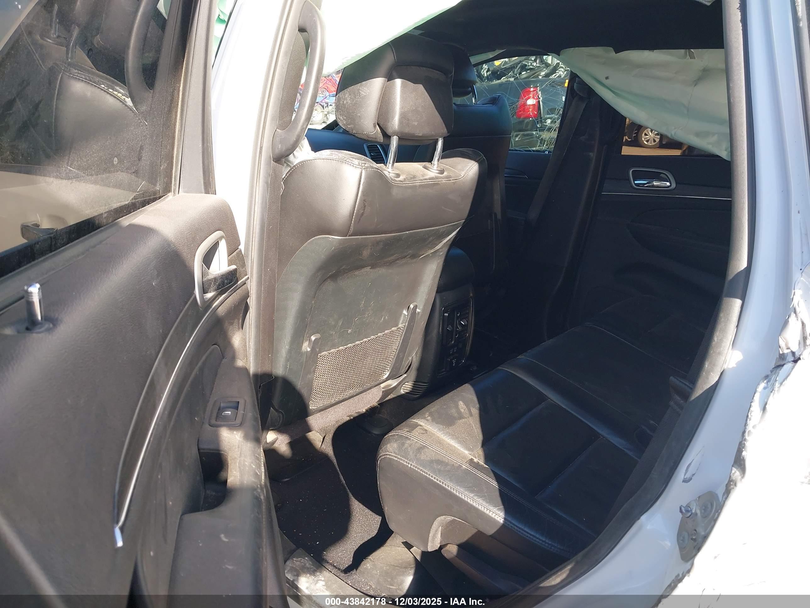 JEEP GRAND image 8