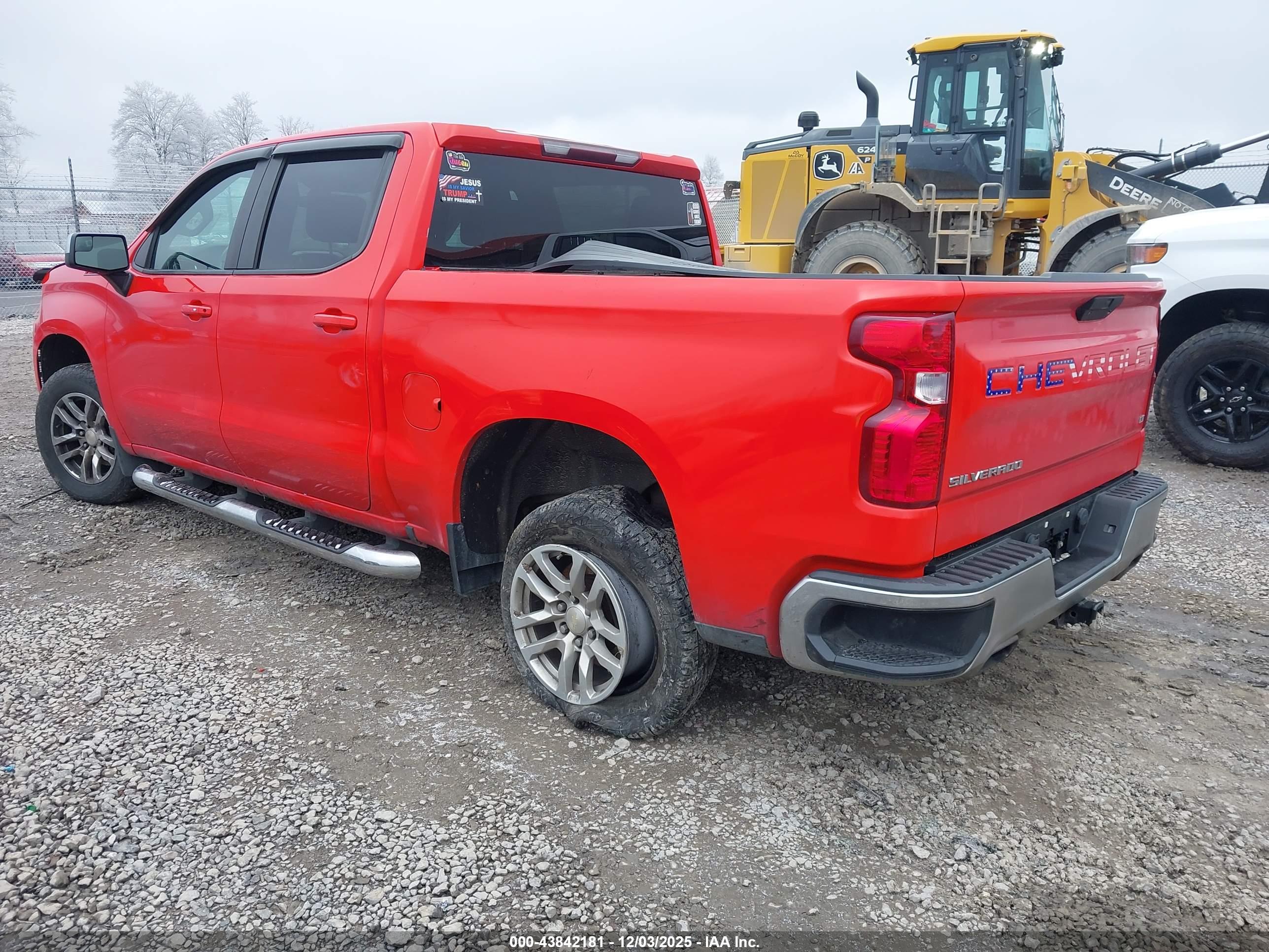 CHEVROLET SILVERADO image 3