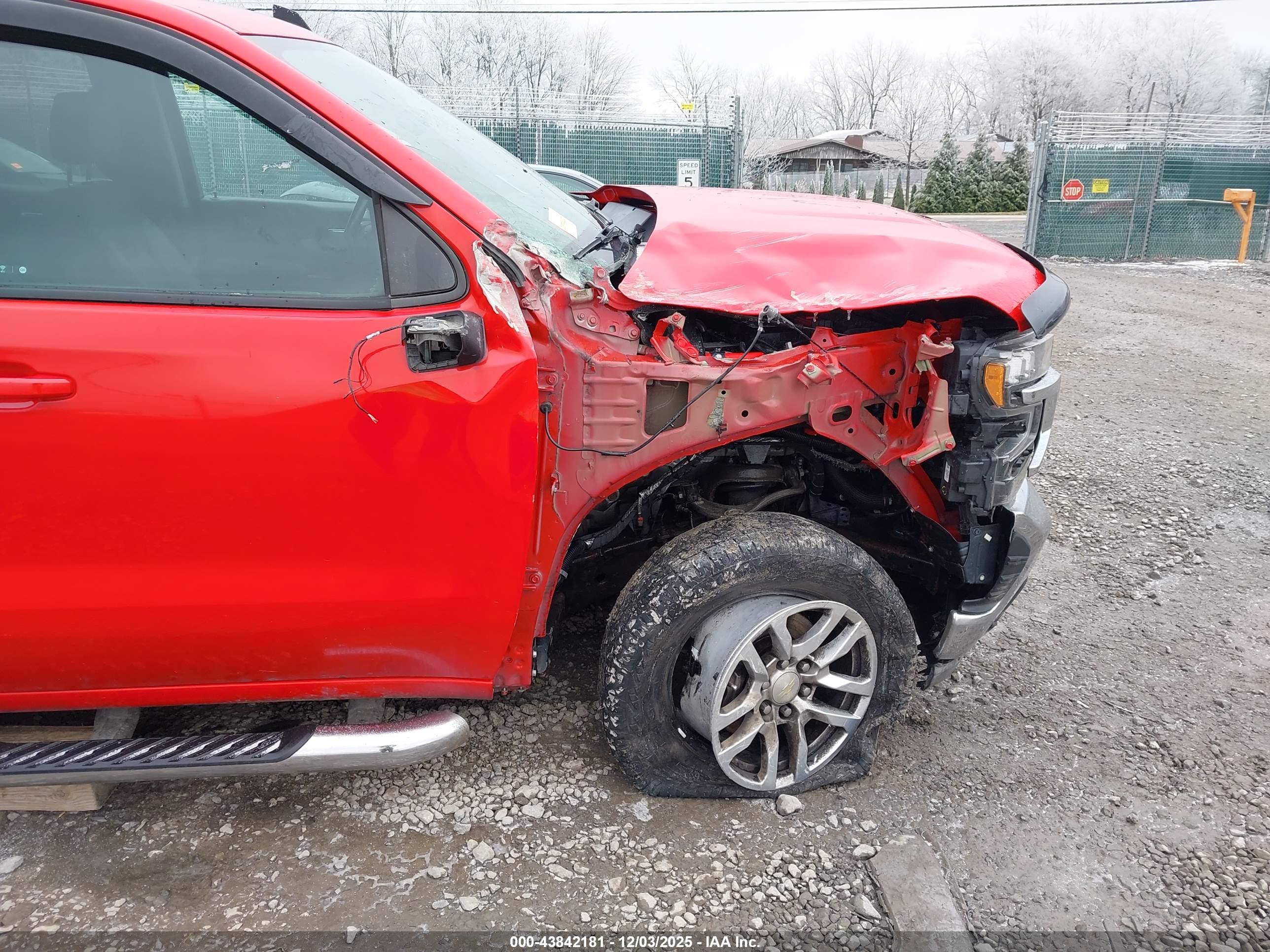 CHEVROLET SILVERADO image 6