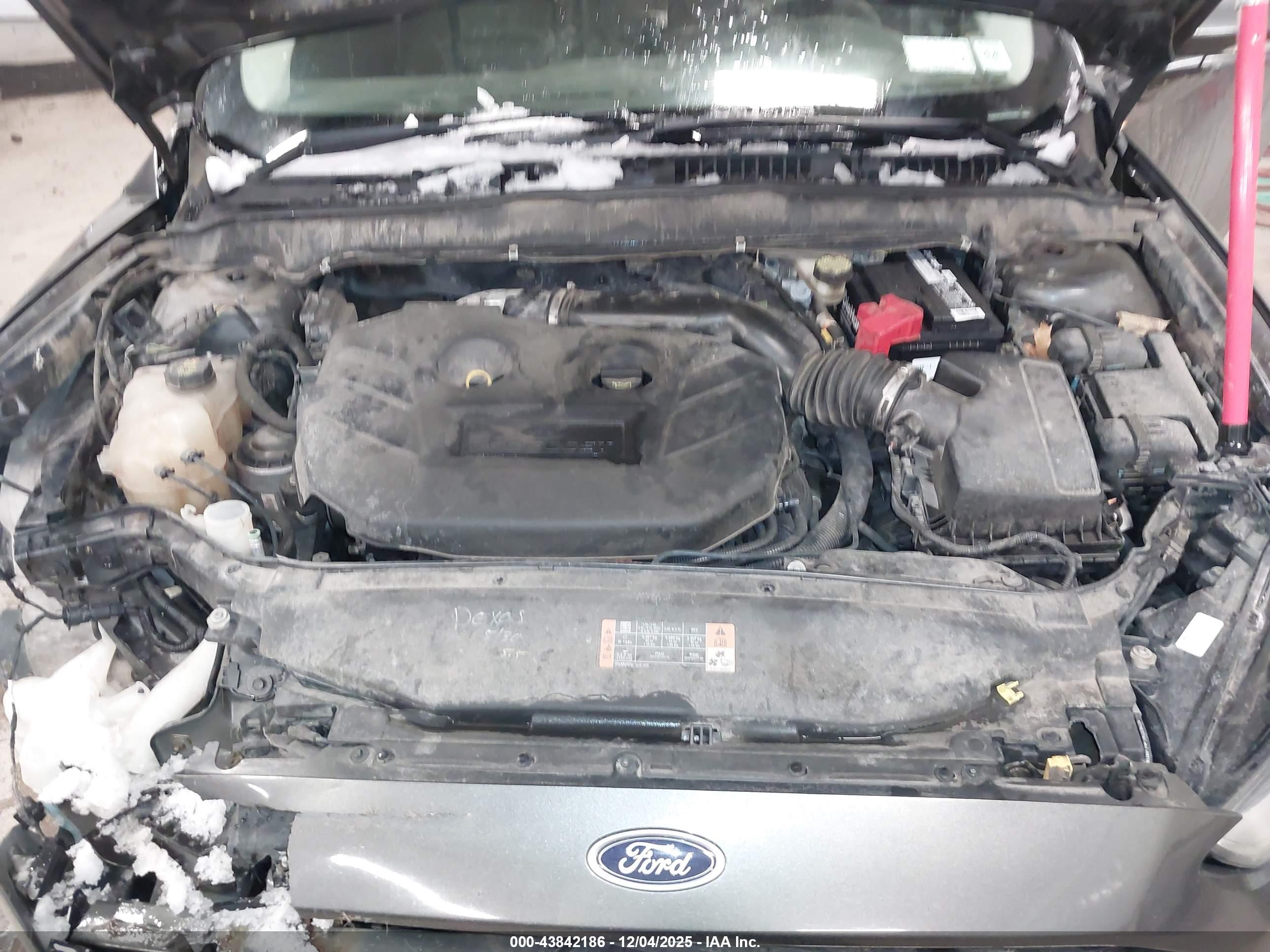 FORD FUSION image 10