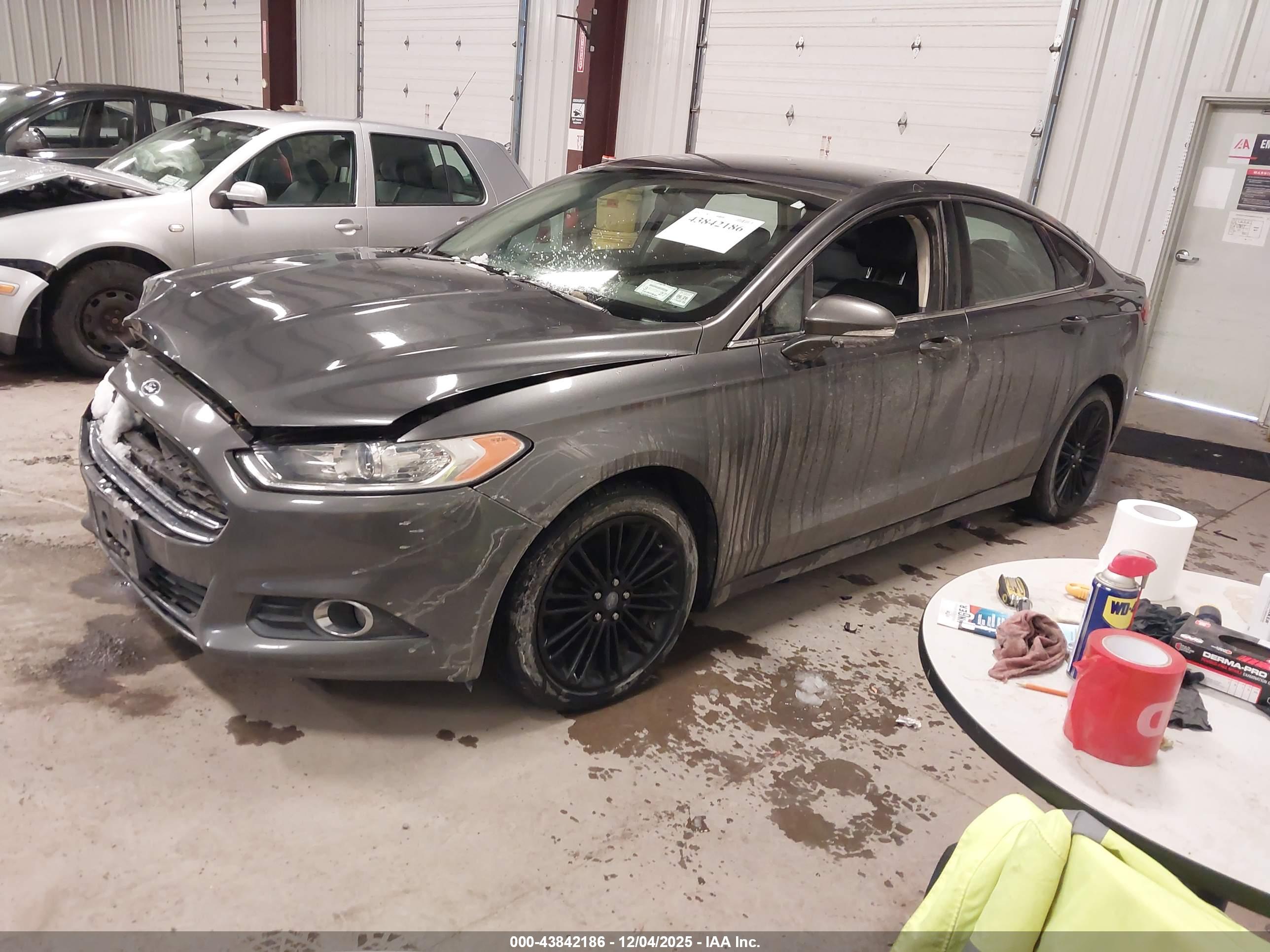 FORD FUSION image 2