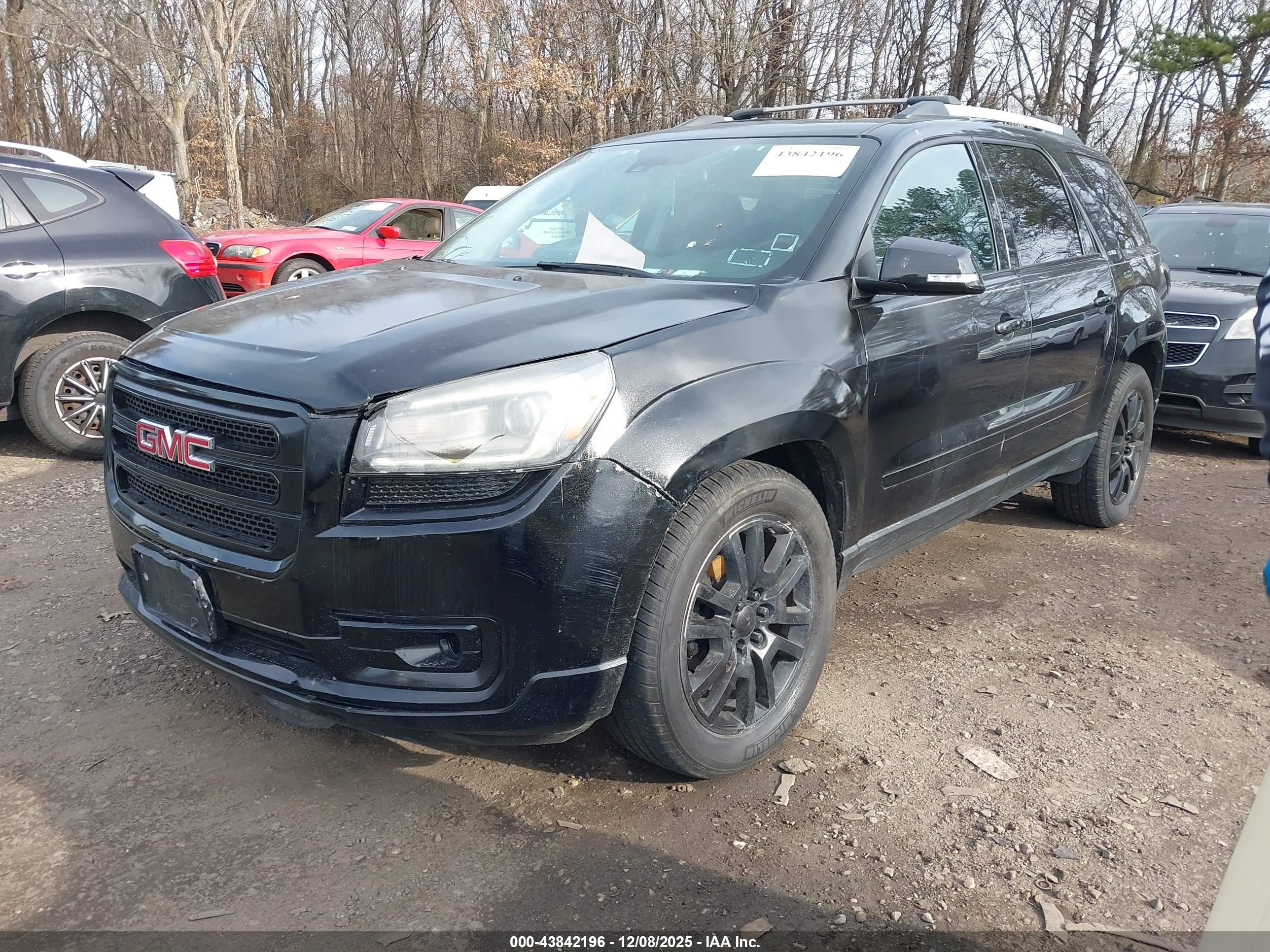 GMC ACADIA image 2