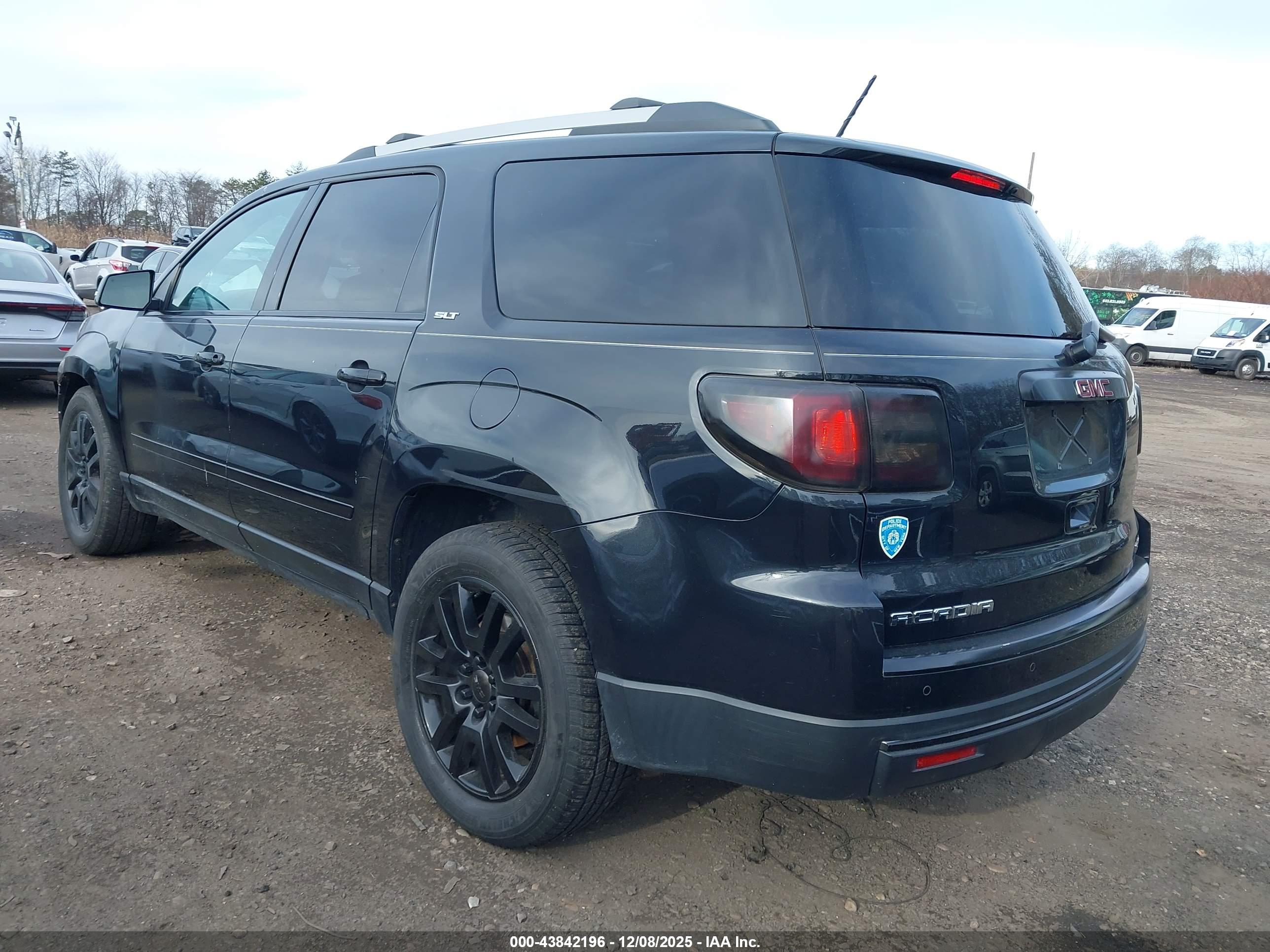 GMC ACADIA image 3