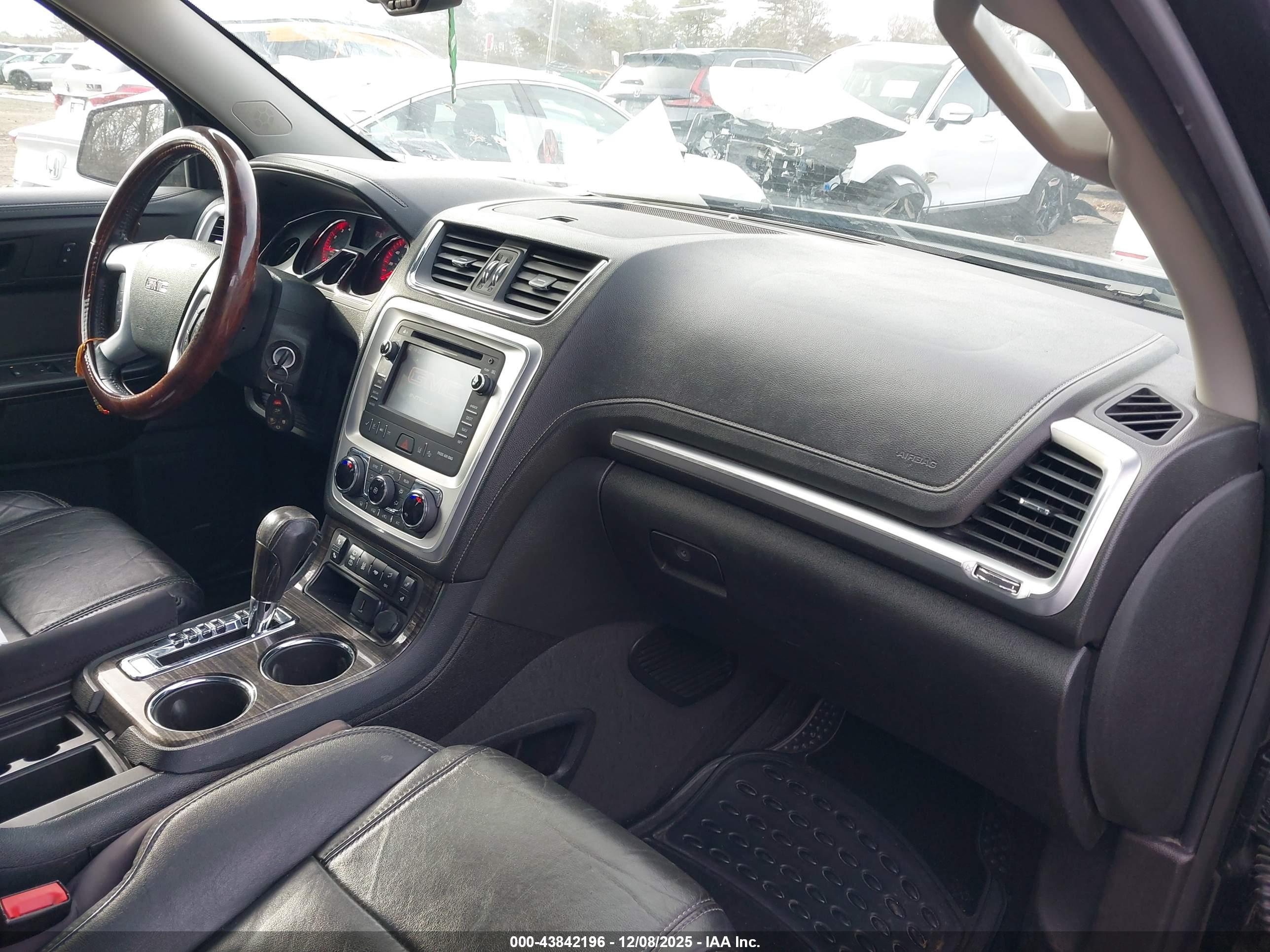 GMC ACADIA image 5