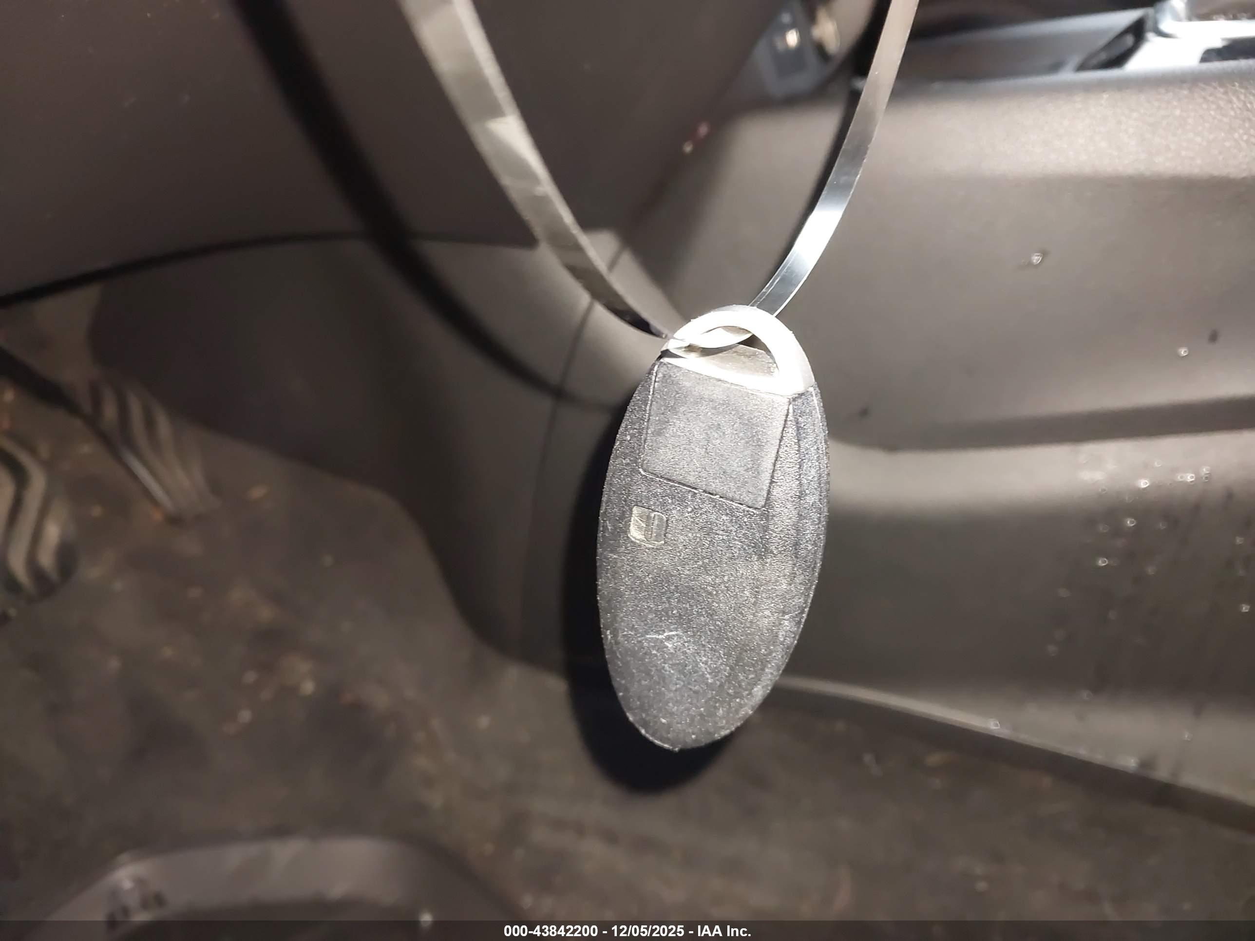 NISSAN ROGUE image 11