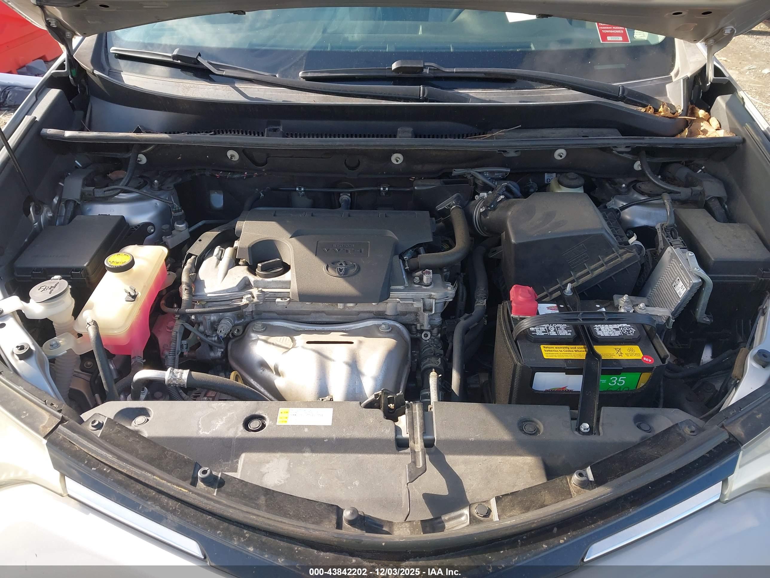 TOYOTA RAV4 image 10