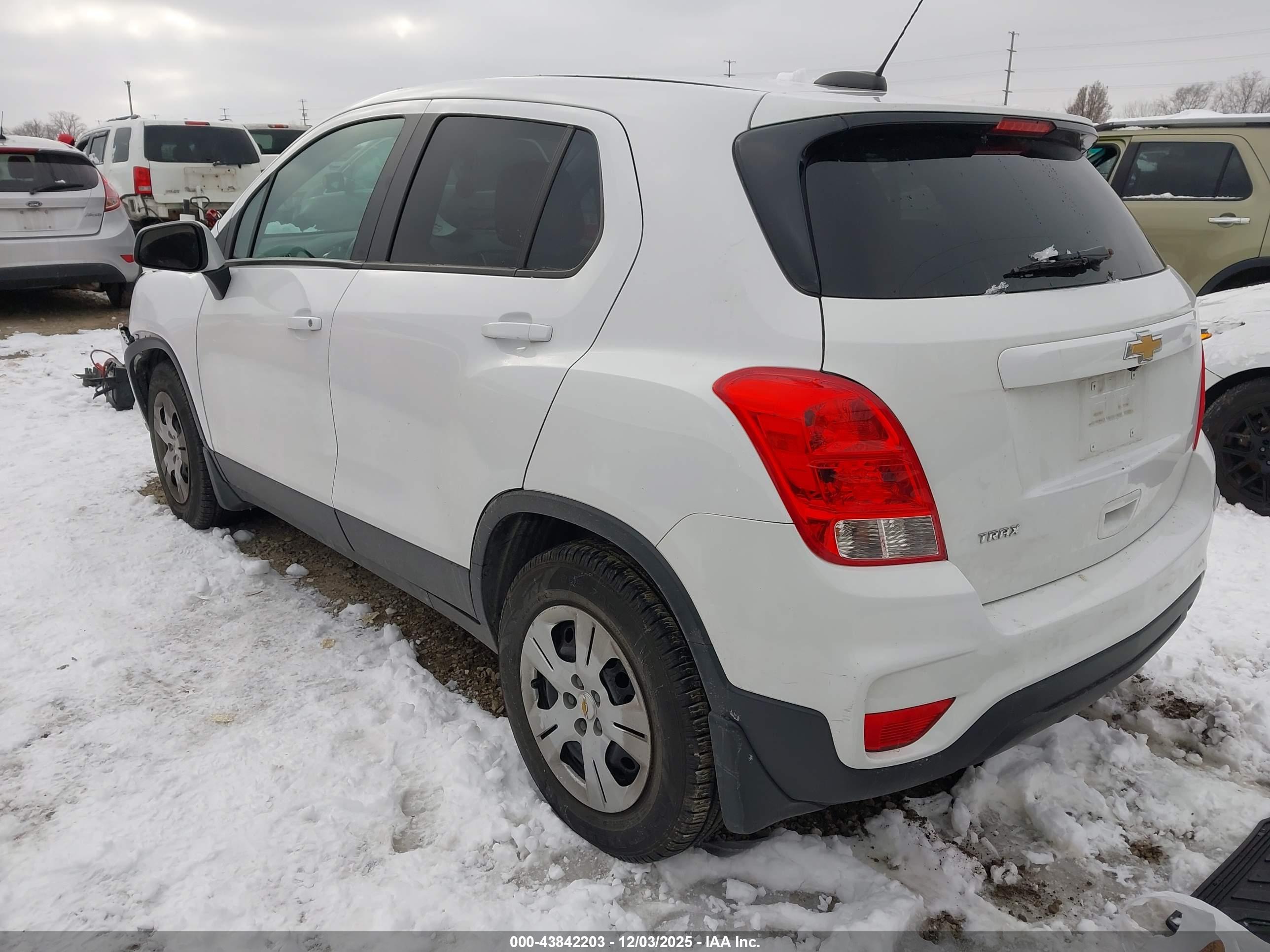 CHEVROLET TRAX image 3
