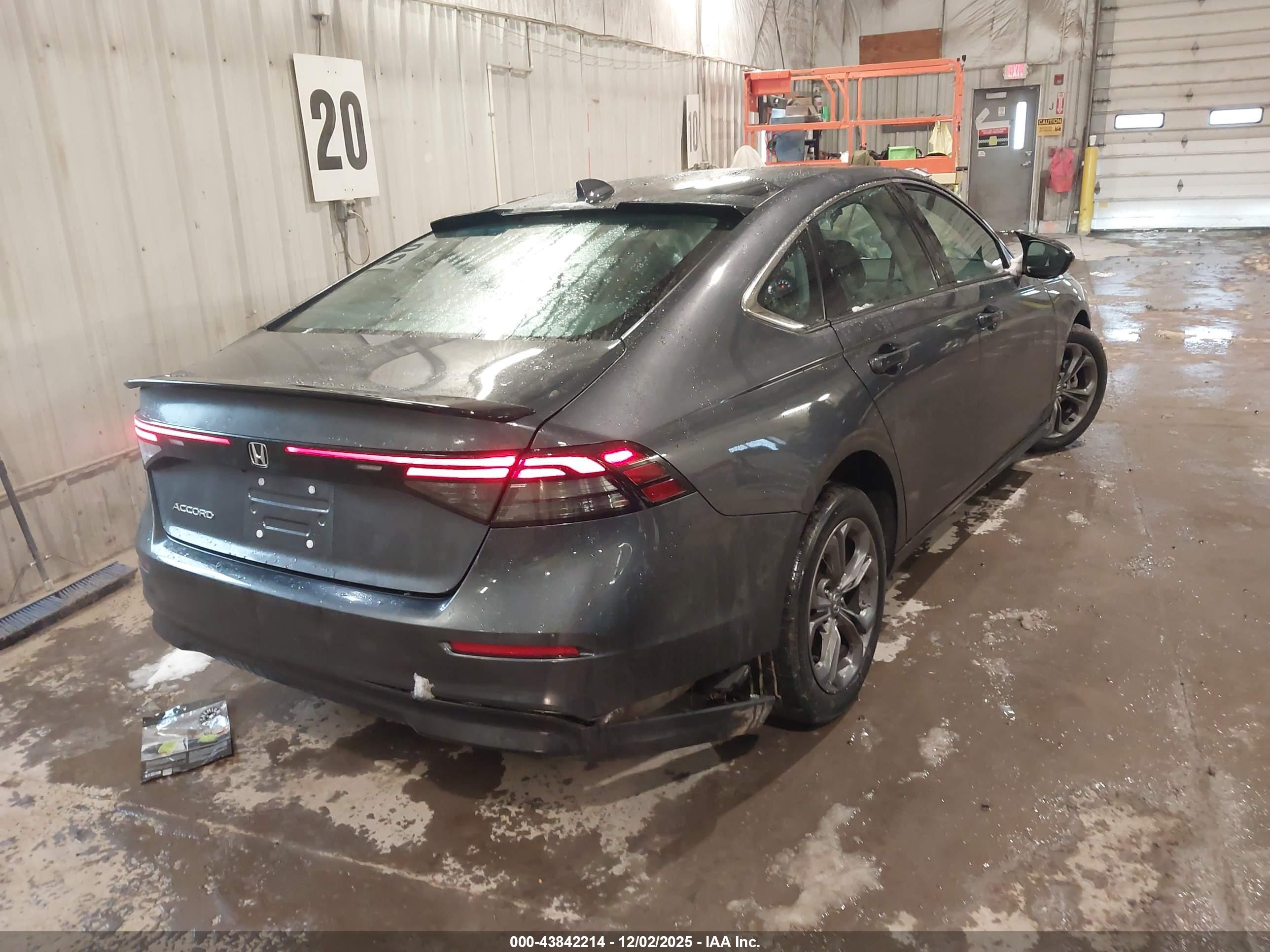 HONDA ACCORD image 4