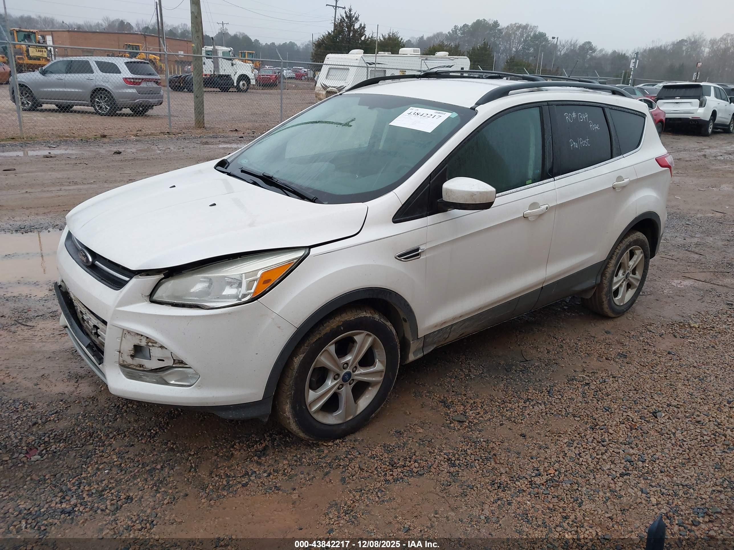 FORD ESCAPE image 2