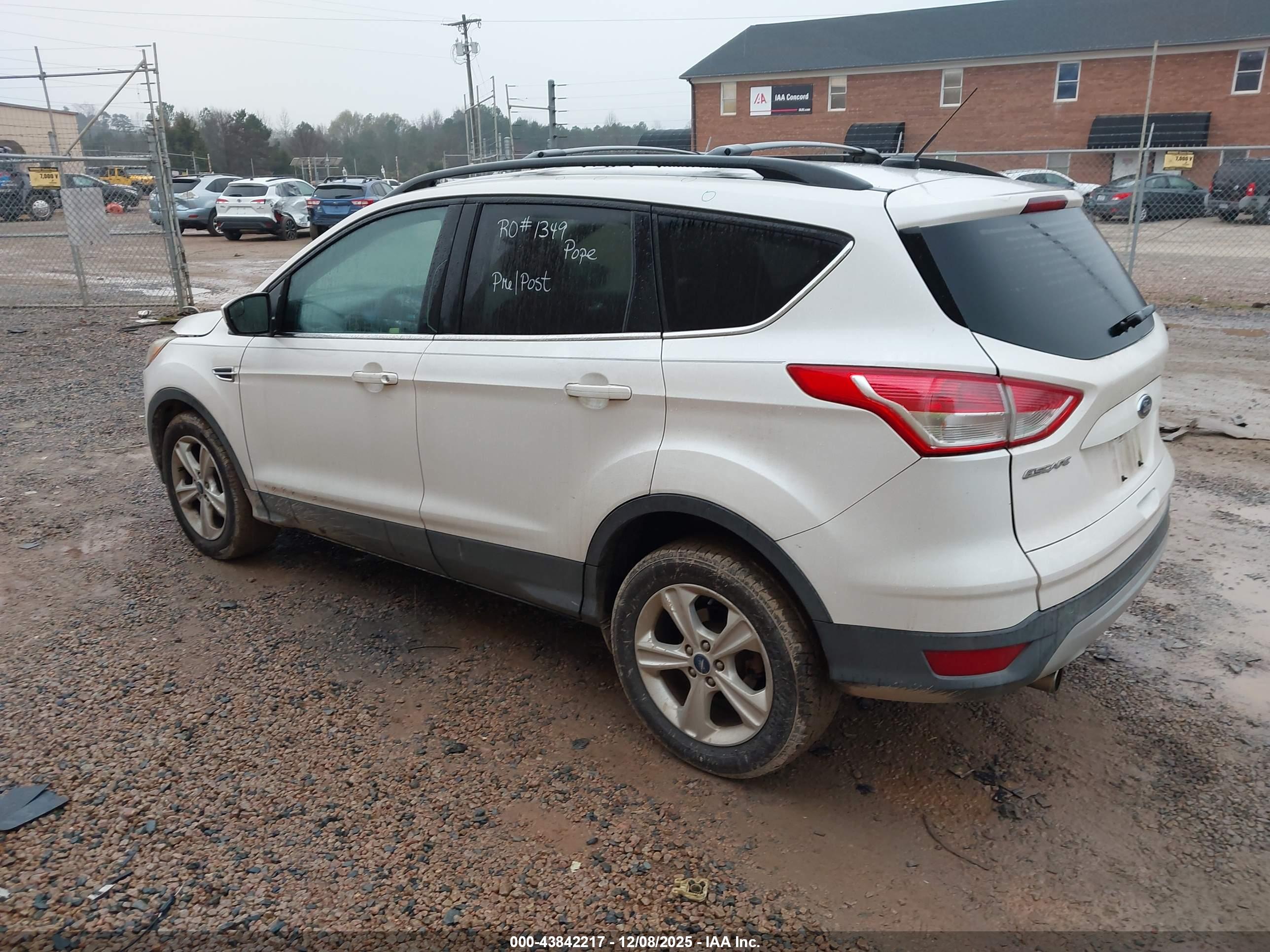 FORD ESCAPE image 3