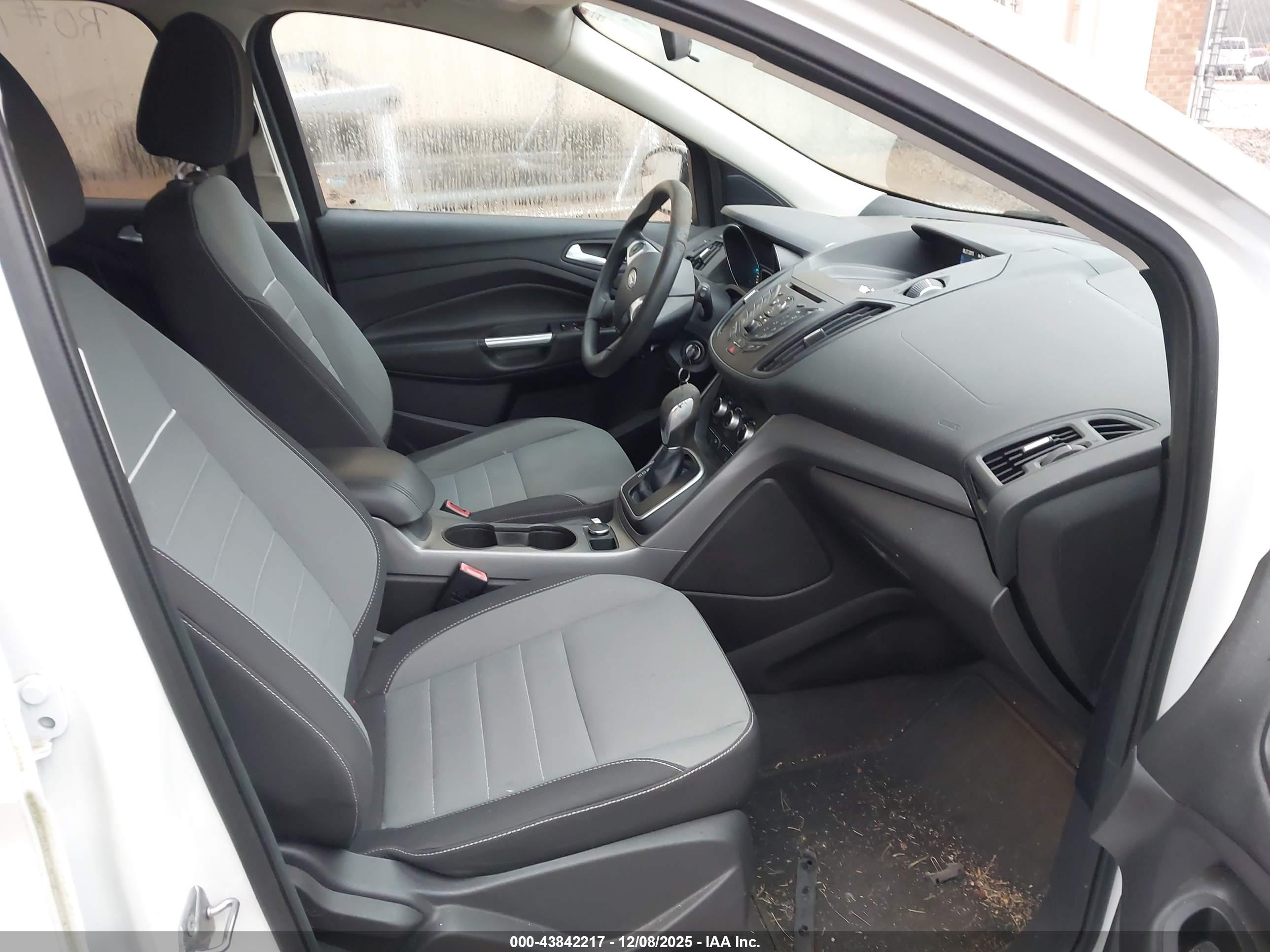 FORD ESCAPE image 5