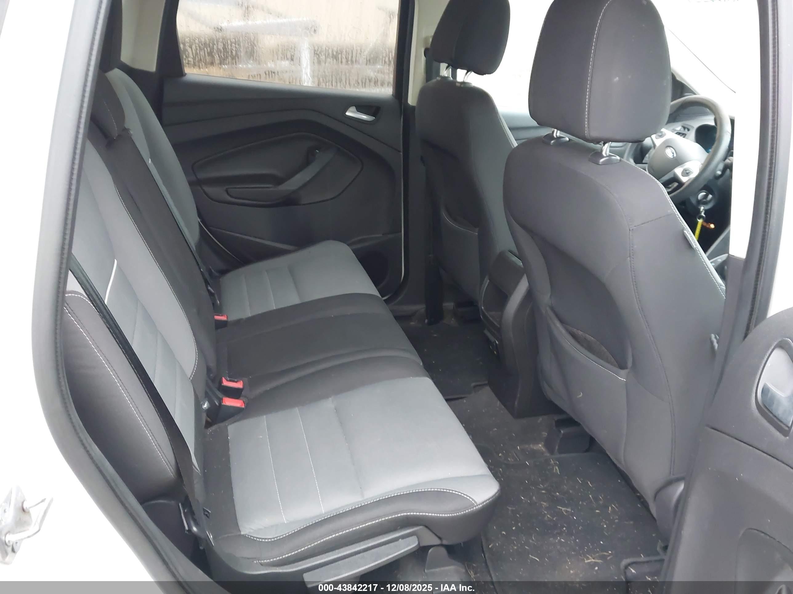 FORD ESCAPE image 8