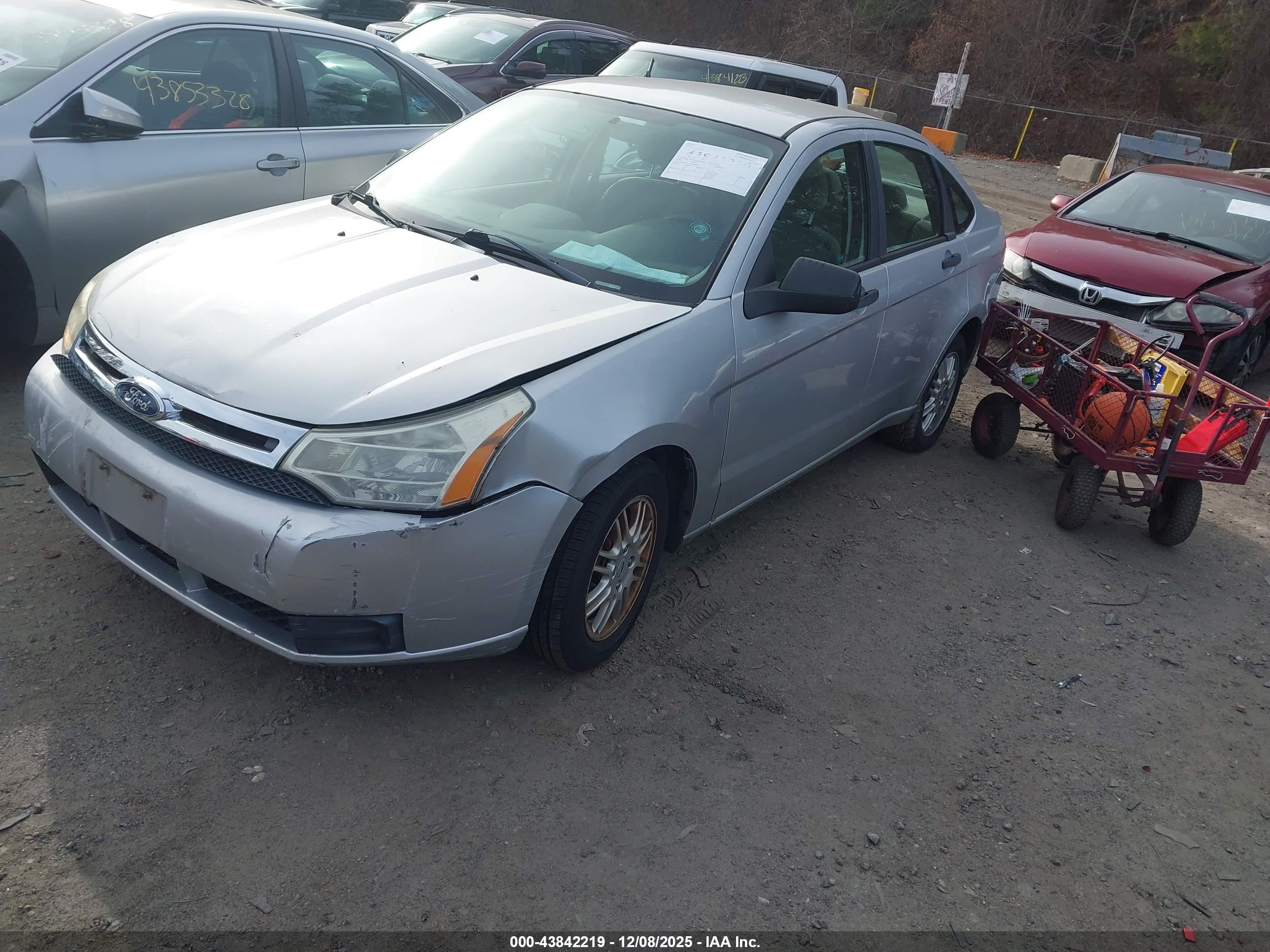 FORD FOCUS image 2
