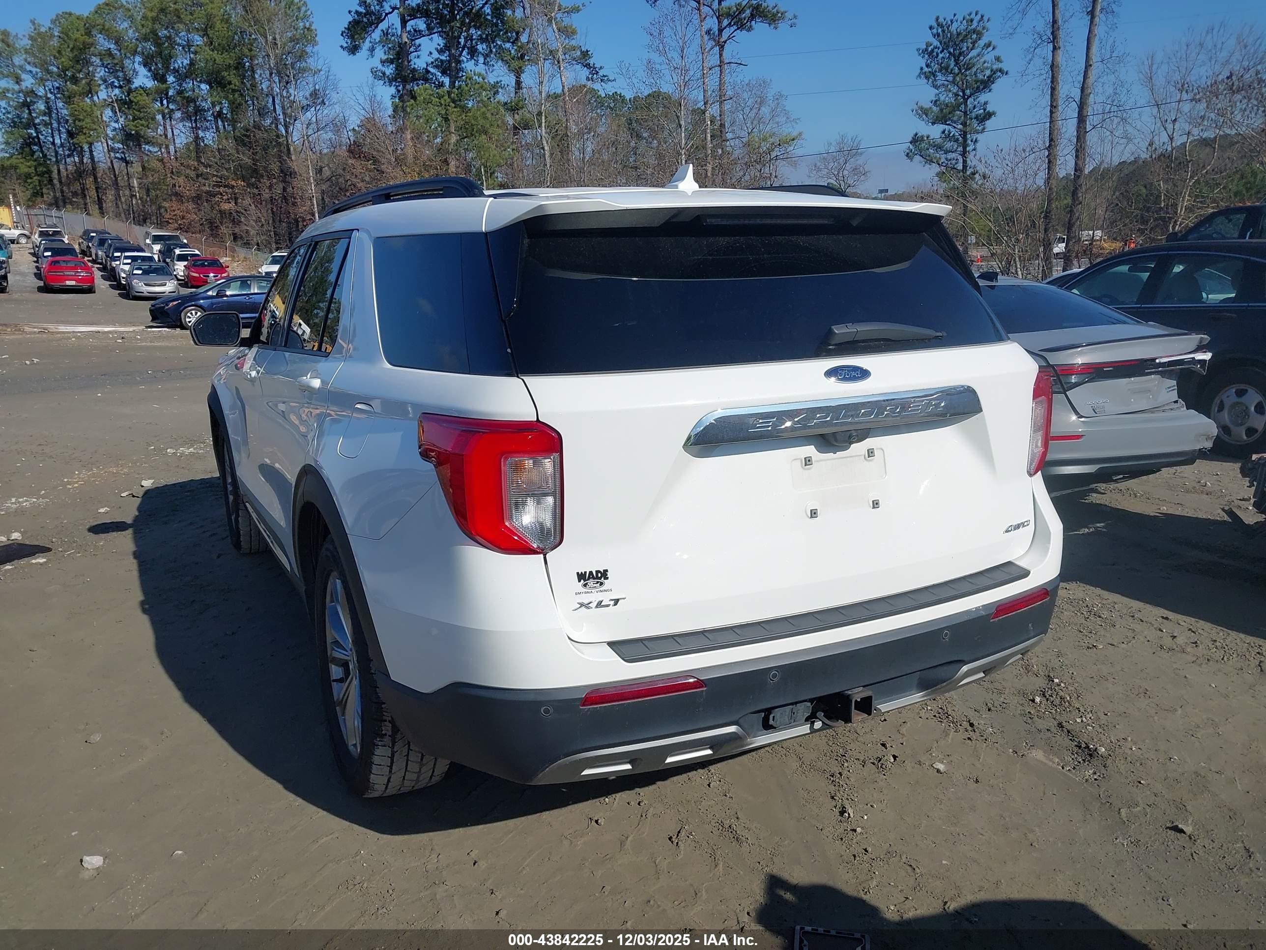 FORD EXPLORER image 3