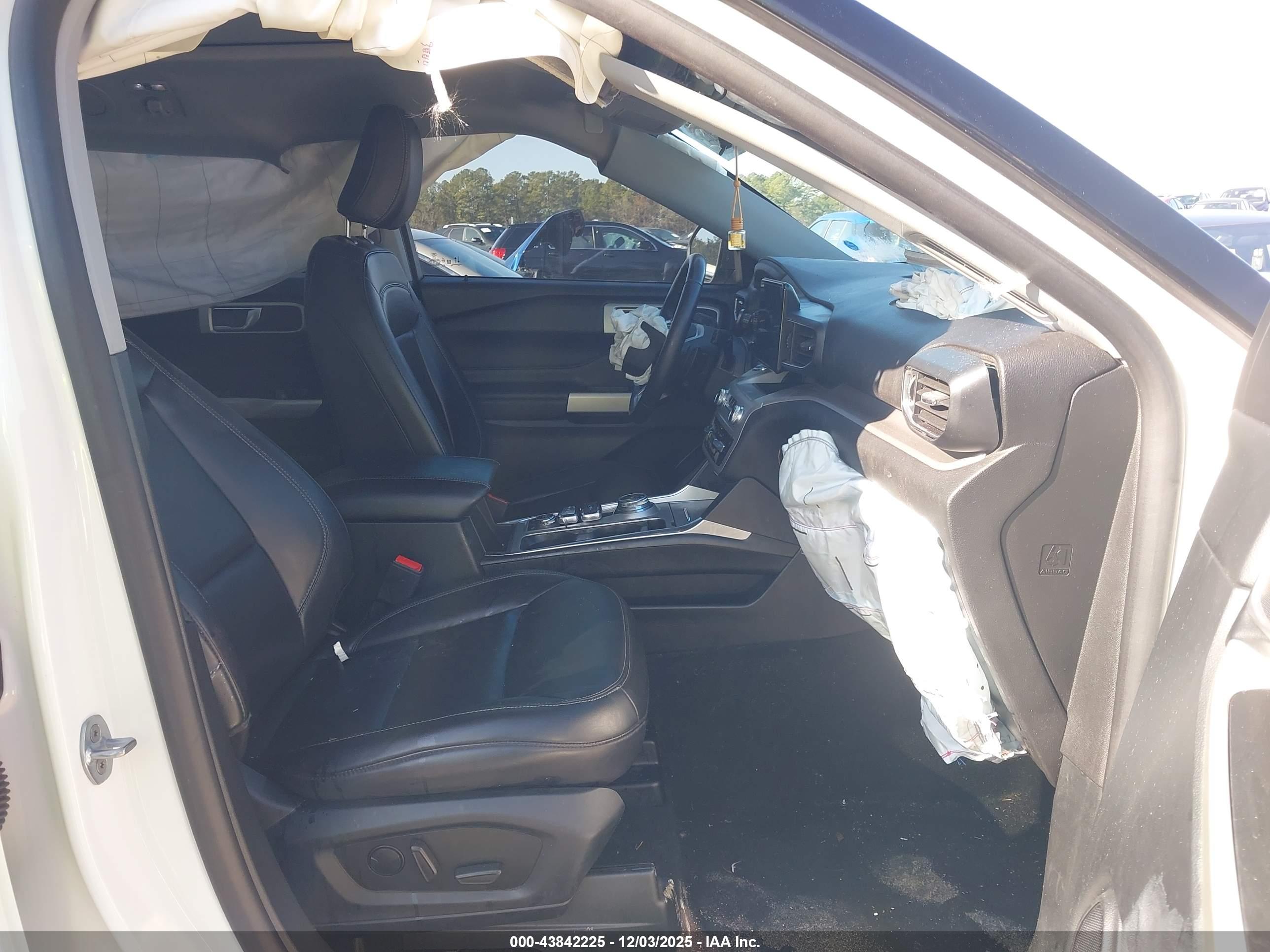 FORD EXPLORER image 5