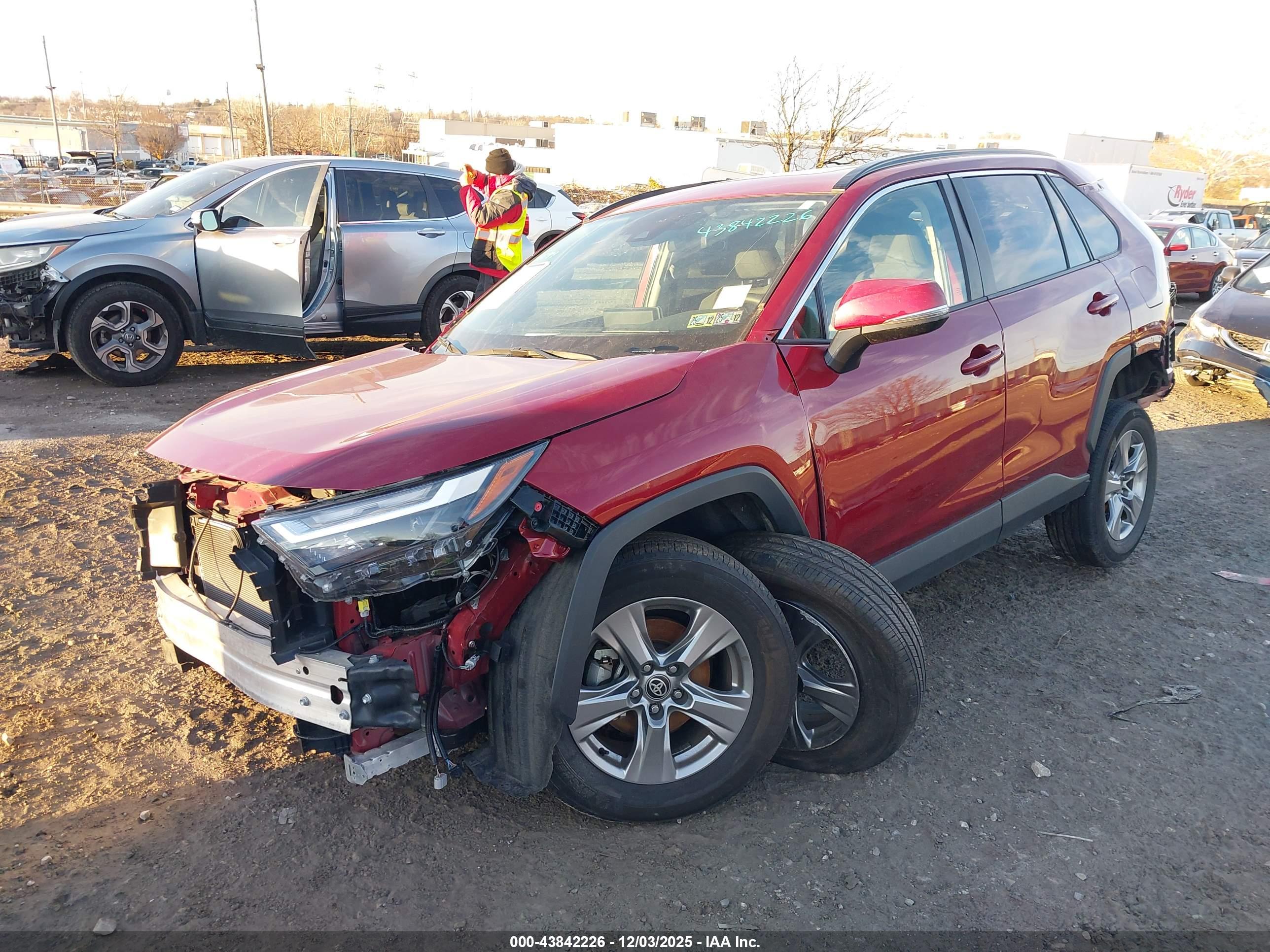 TOYOTA RAV4 image 2