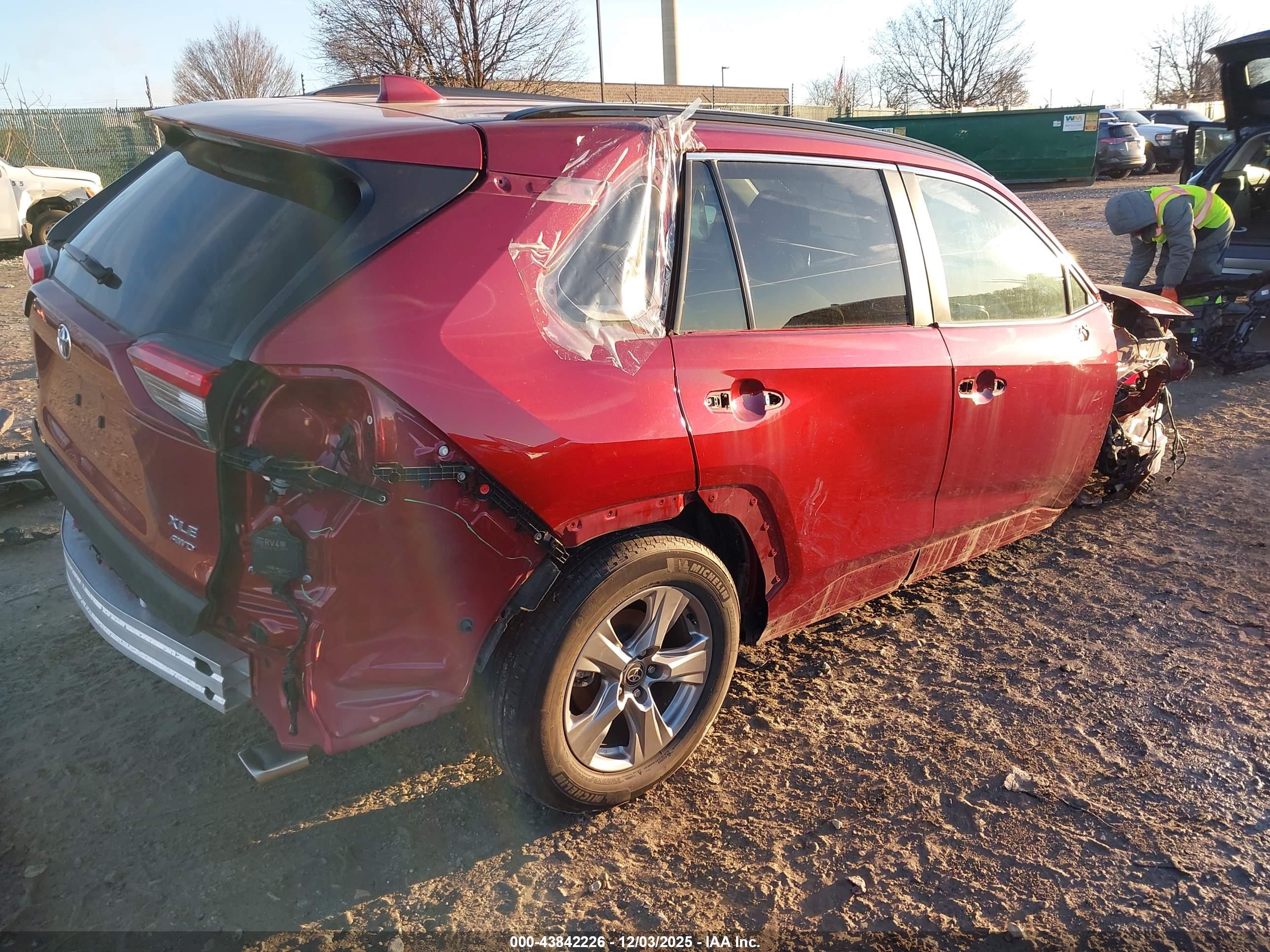 TOYOTA RAV4 image 4