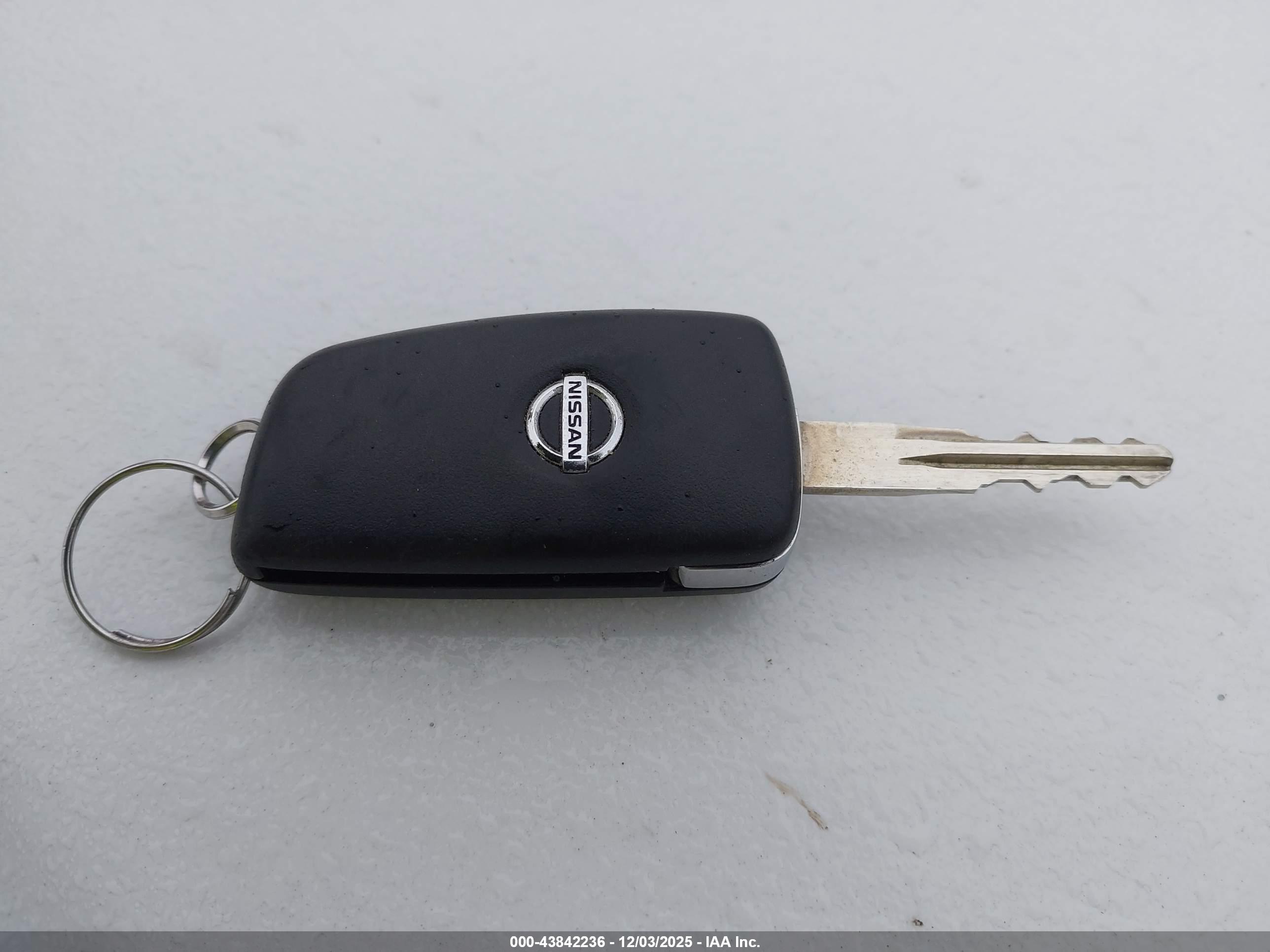 NISSAN ROGUE image 11