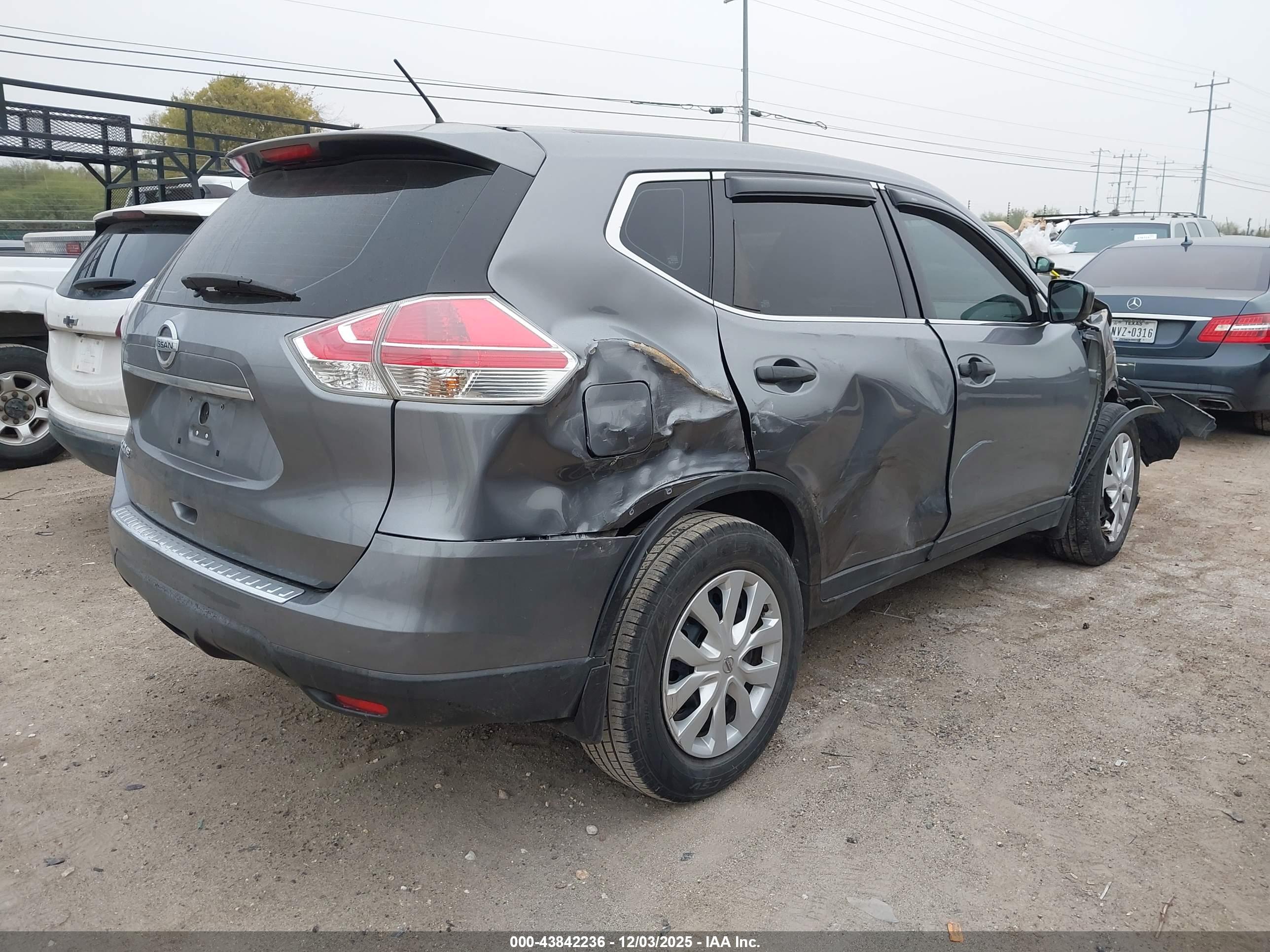 NISSAN ROGUE image 4