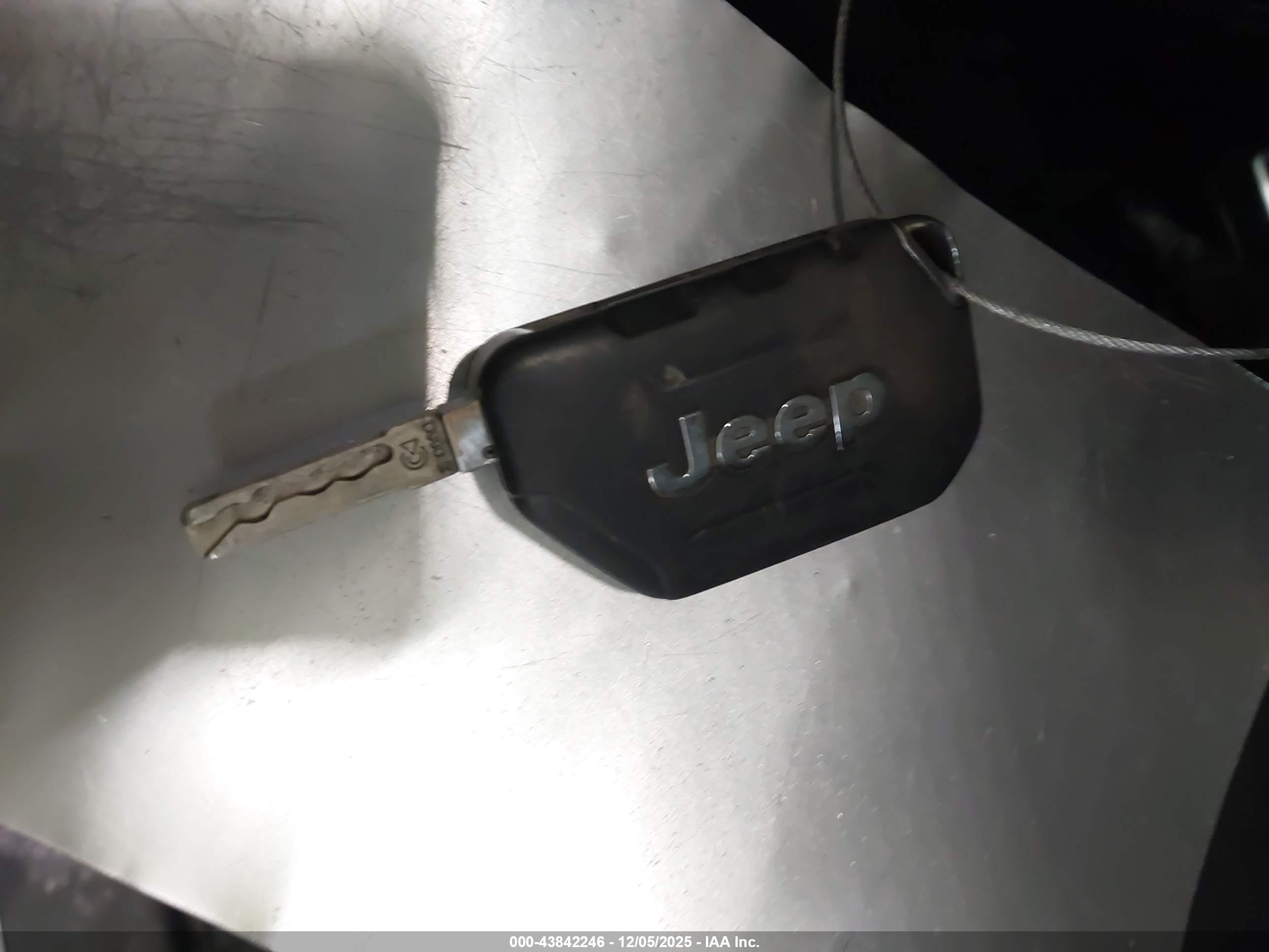 JEEP GLADIATOR image 11