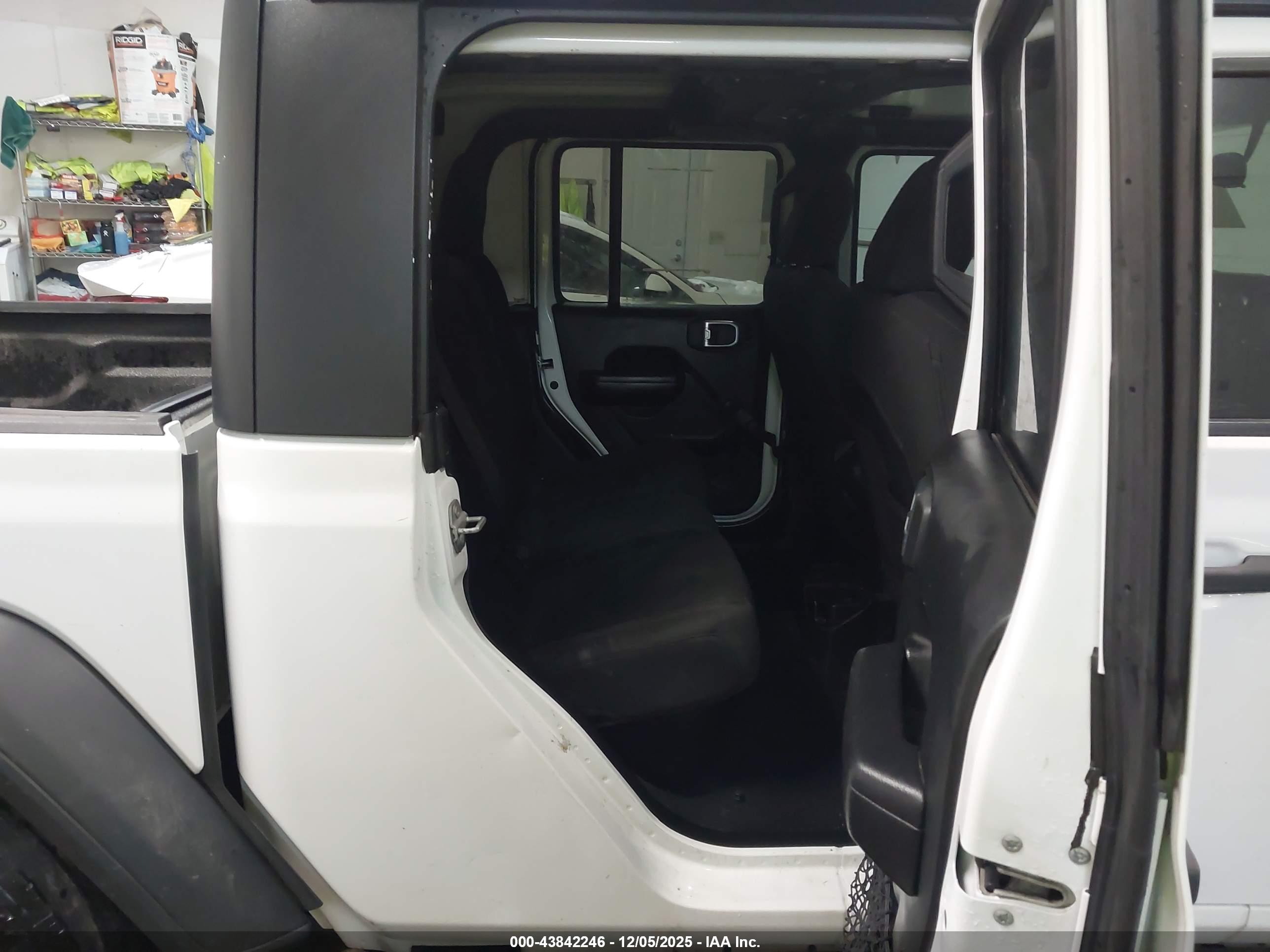 JEEP GLADIATOR image 8