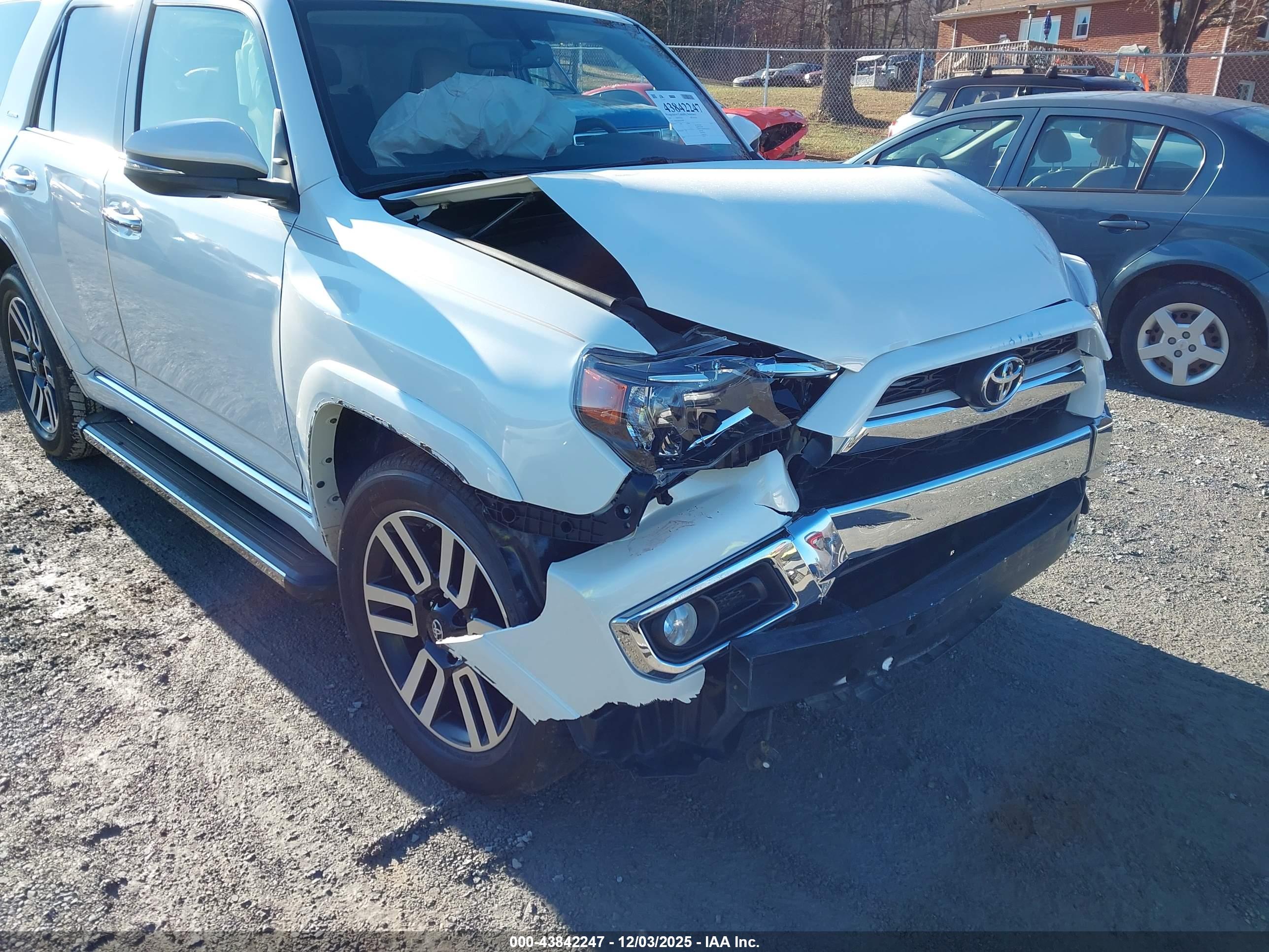 TOYOTA 4RUNNER image 6