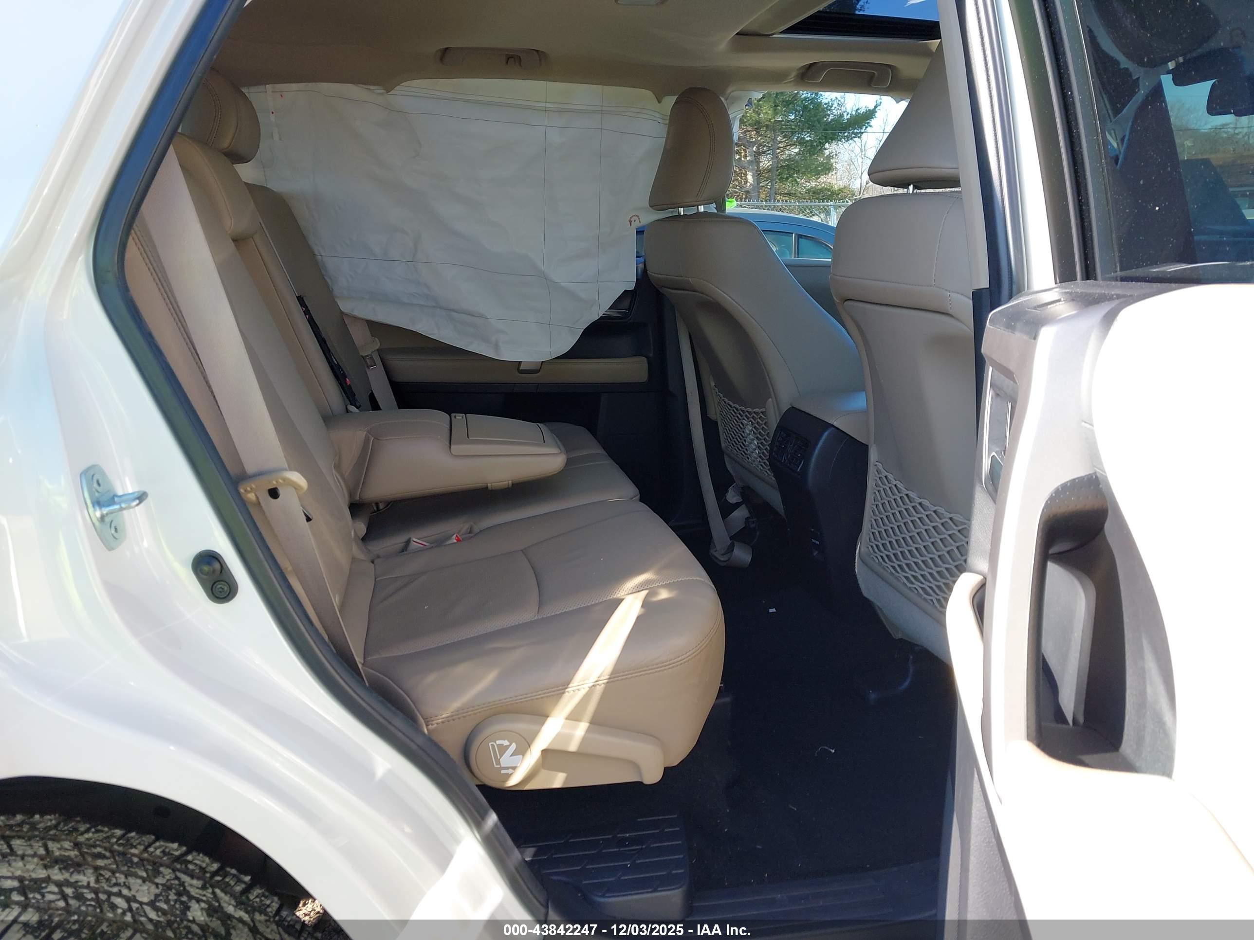 TOYOTA 4RUNNER image 8