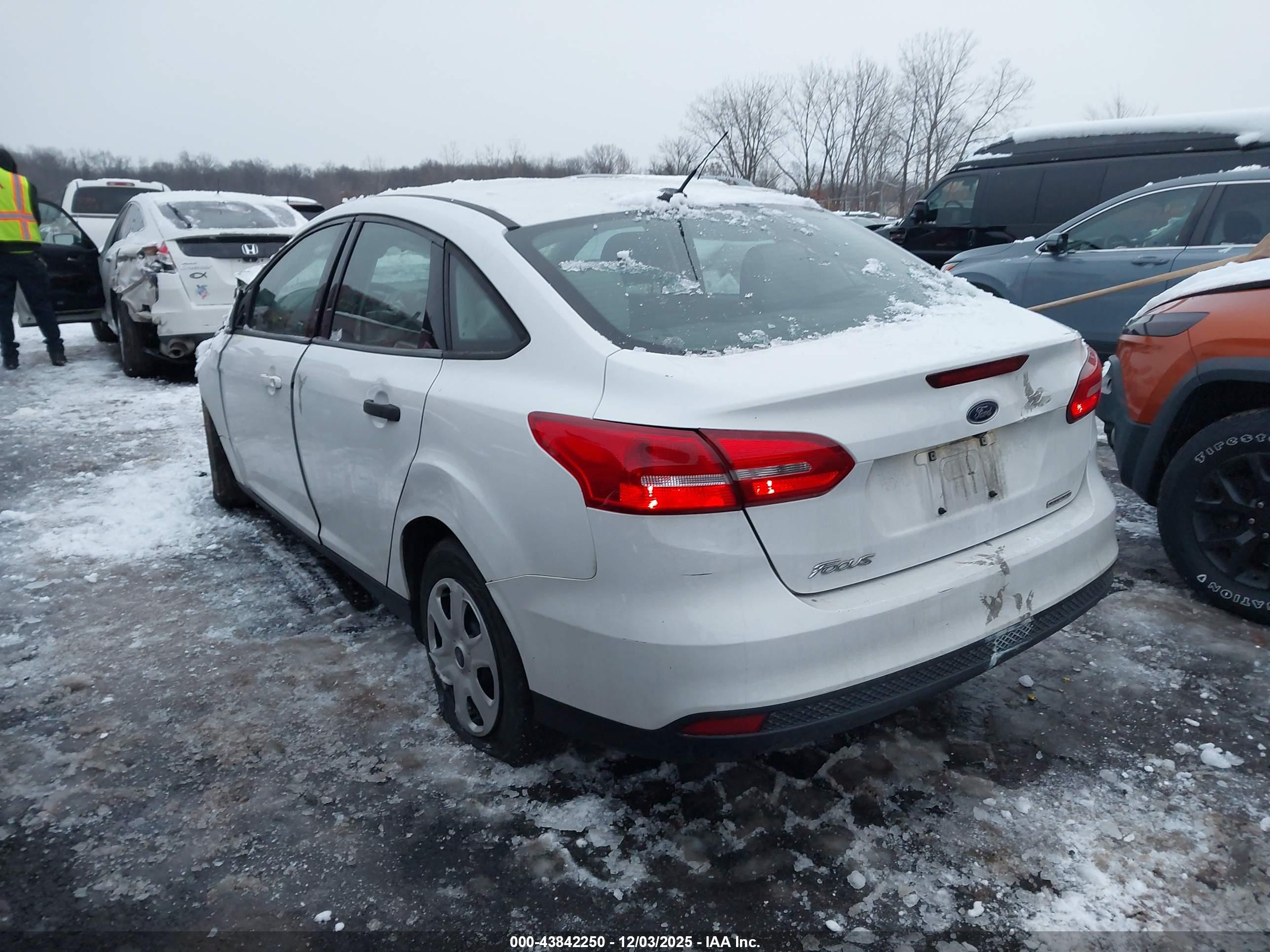 FORD FOCUS image 3