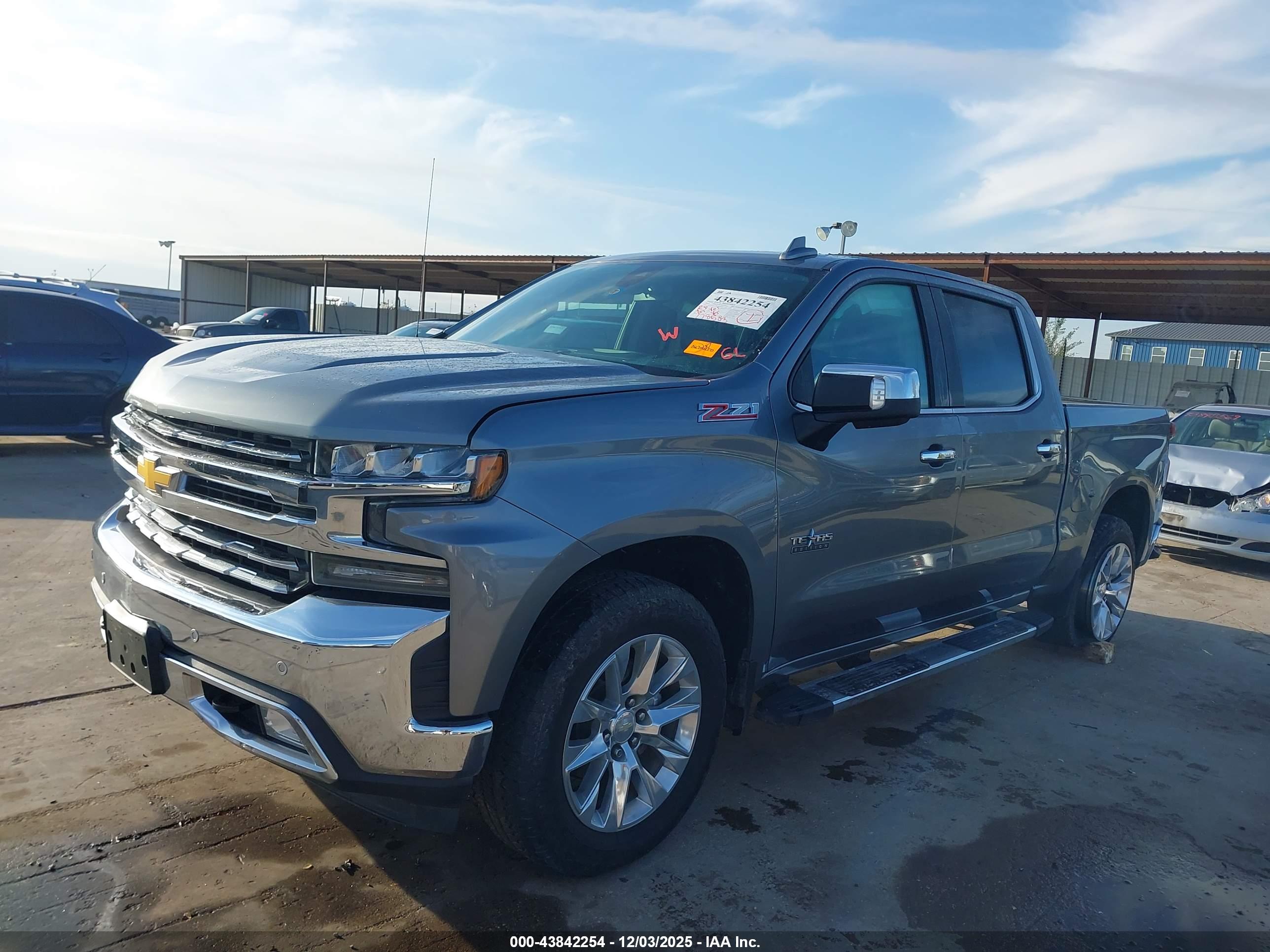 CHEVROLET SILVERADO image 2