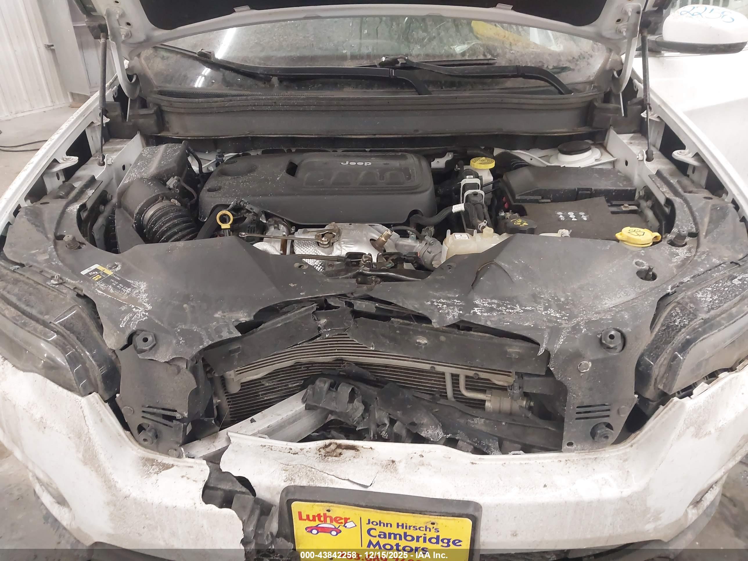 JEEP CHEROKEE image 10