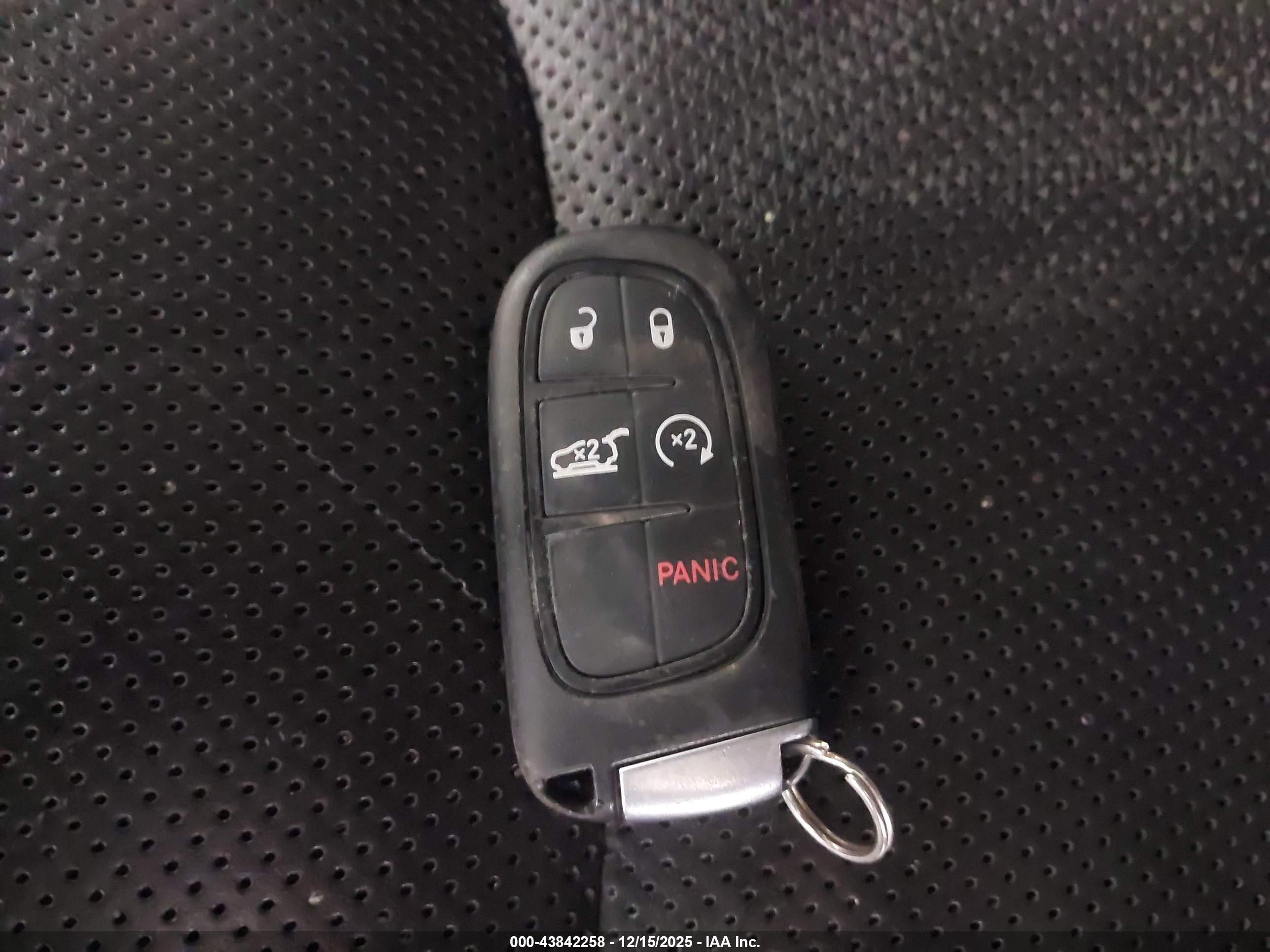 JEEP CHEROKEE image 11