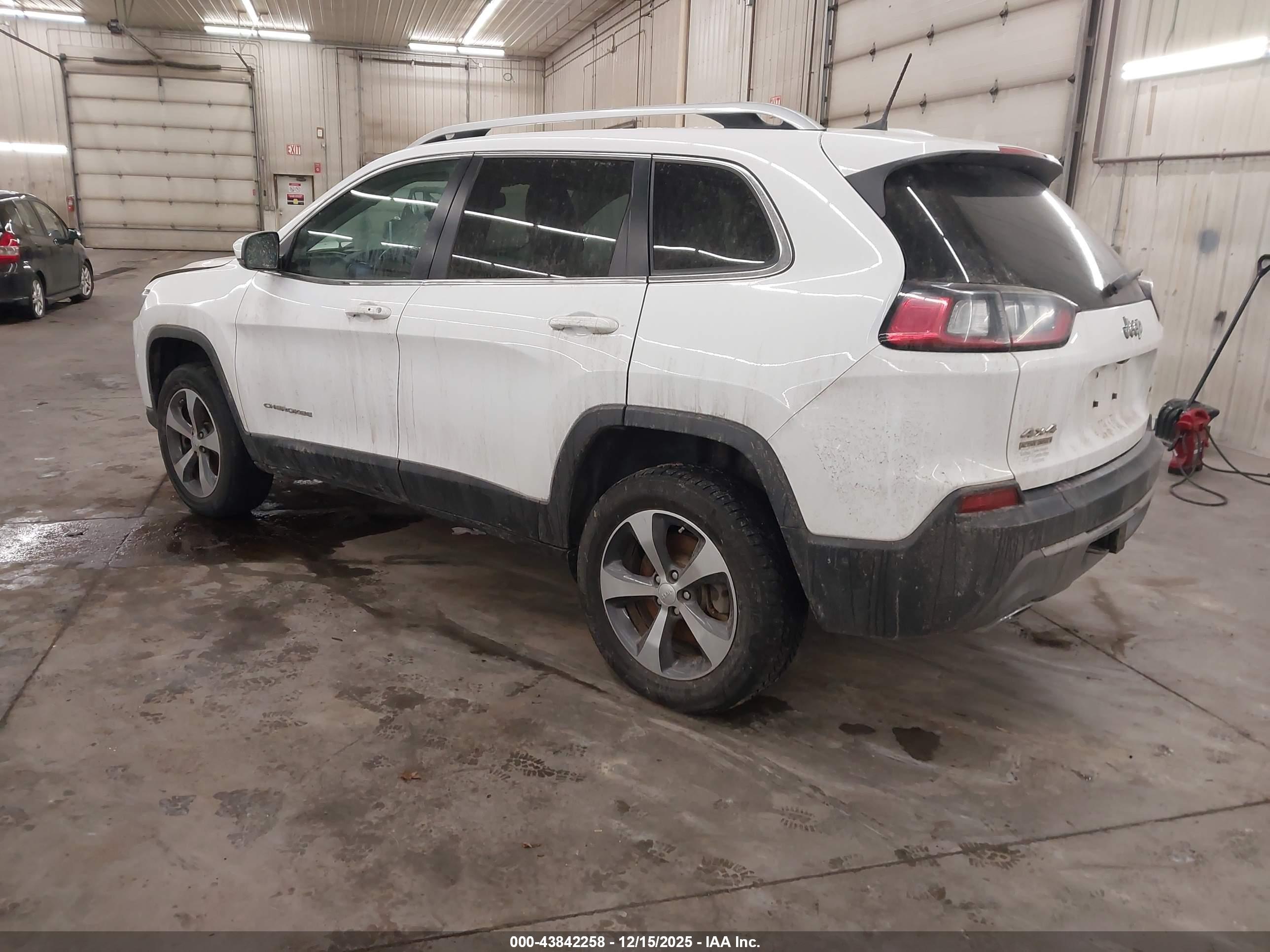 JEEP CHEROKEE image 3