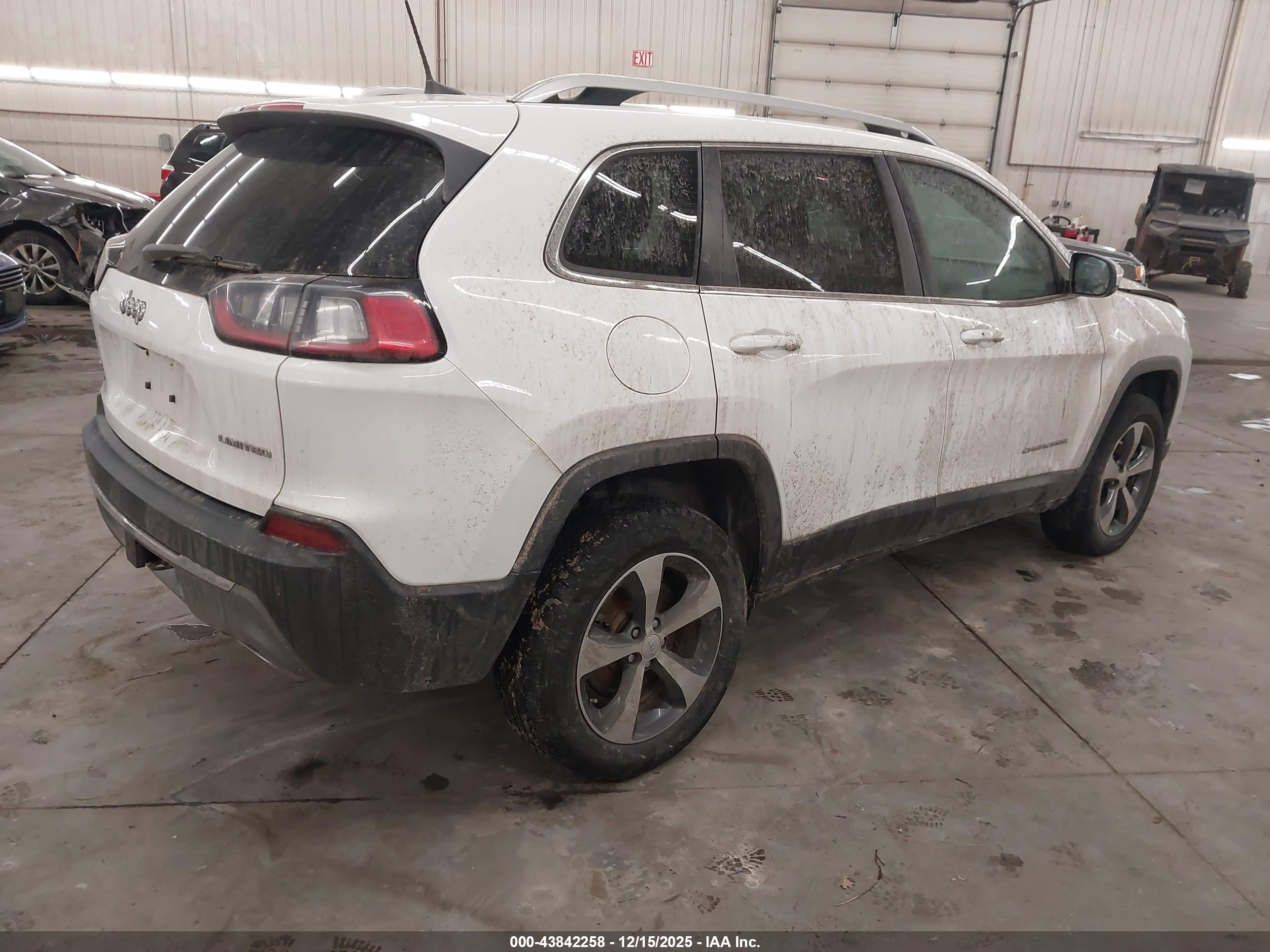 JEEP CHEROKEE image 4