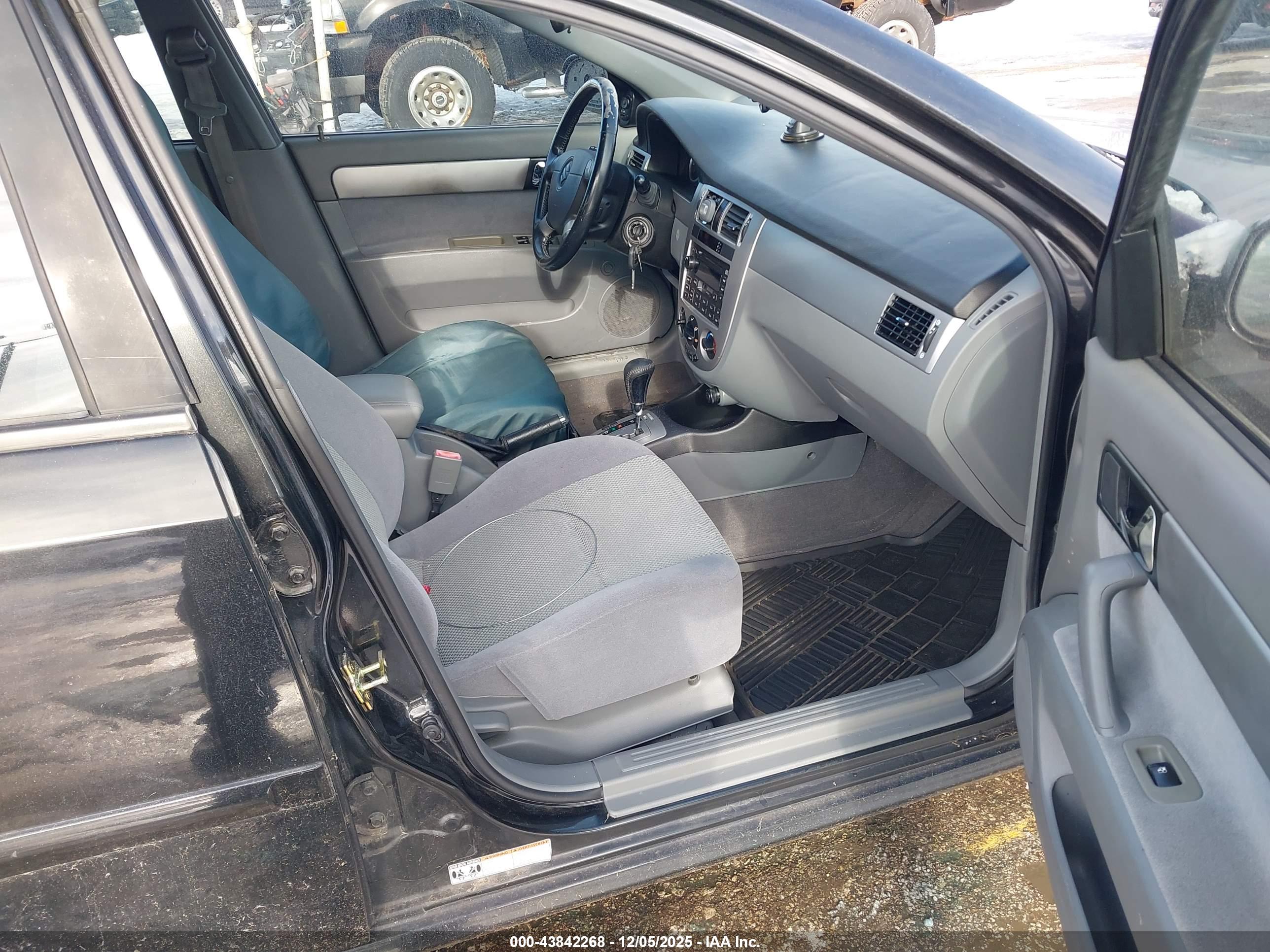 SUZUKI FORENZA image 5